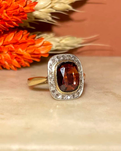 Bague Art-Déco Grenat 2.15 carats et 20 Diamants &quot;Kelsey&quot;