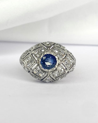 Bague Dôme Art Déco Saphir 0.55 carat &amp; Diamants 0.50 carat "Mazarine" - Elliade Paris