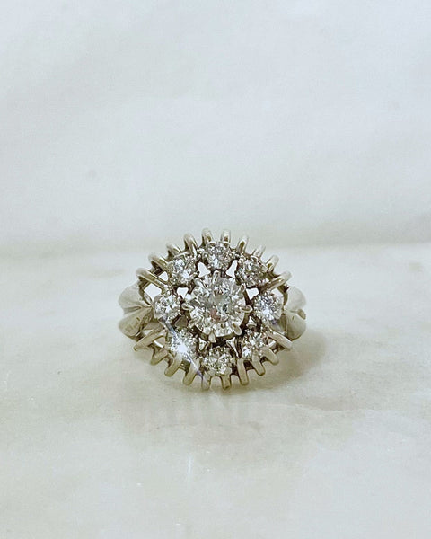 Bague Dôme En Or Blanc 18 Carats Avec Diamants - 1.75 Ct - Taille 52 - Neuf Avec étiquettes - Style Glamour