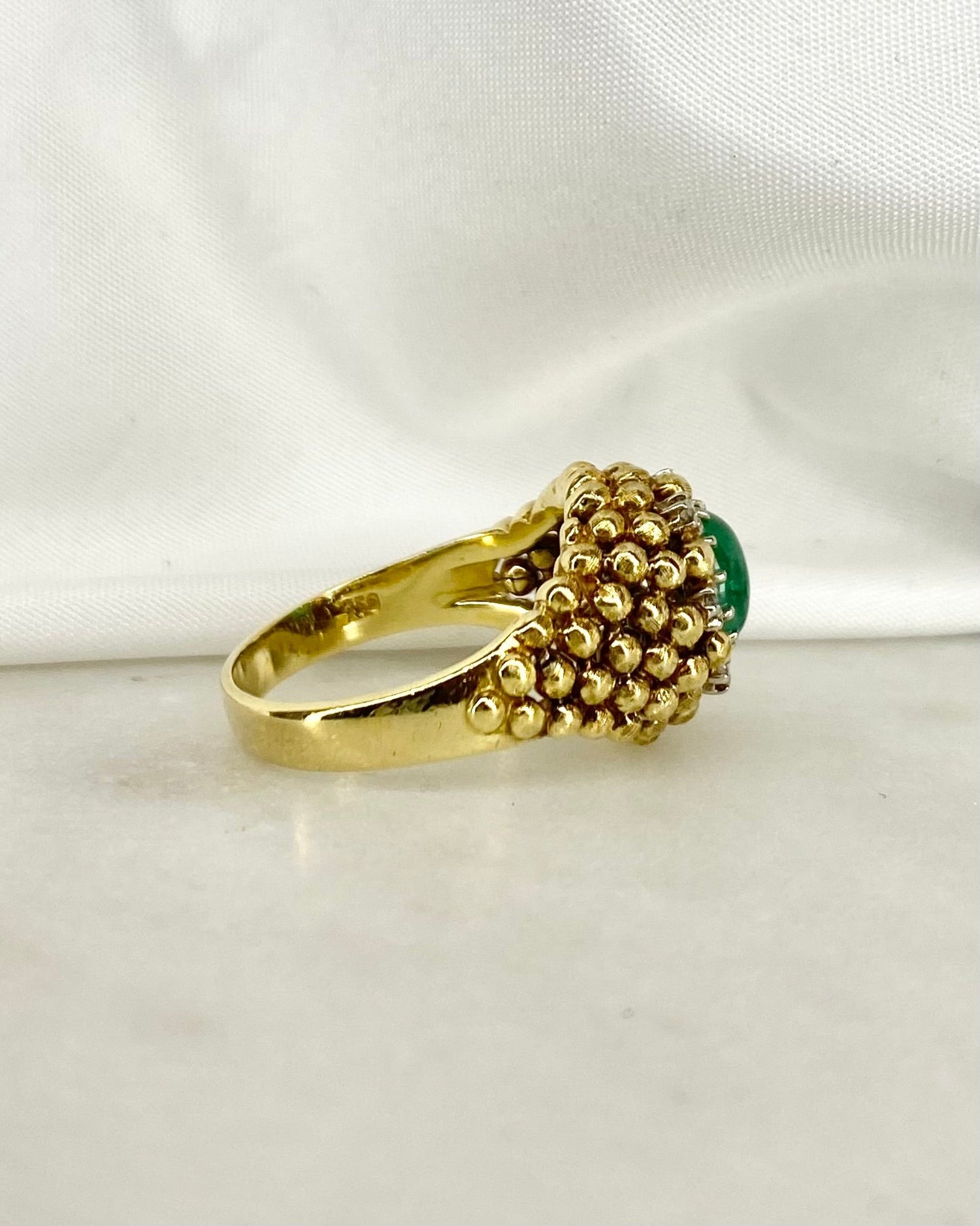 Bague Dôme Émeraude 1.5 carat, Diamants Or 7,58g &quot;Mariana&quot; - Elliade Paris