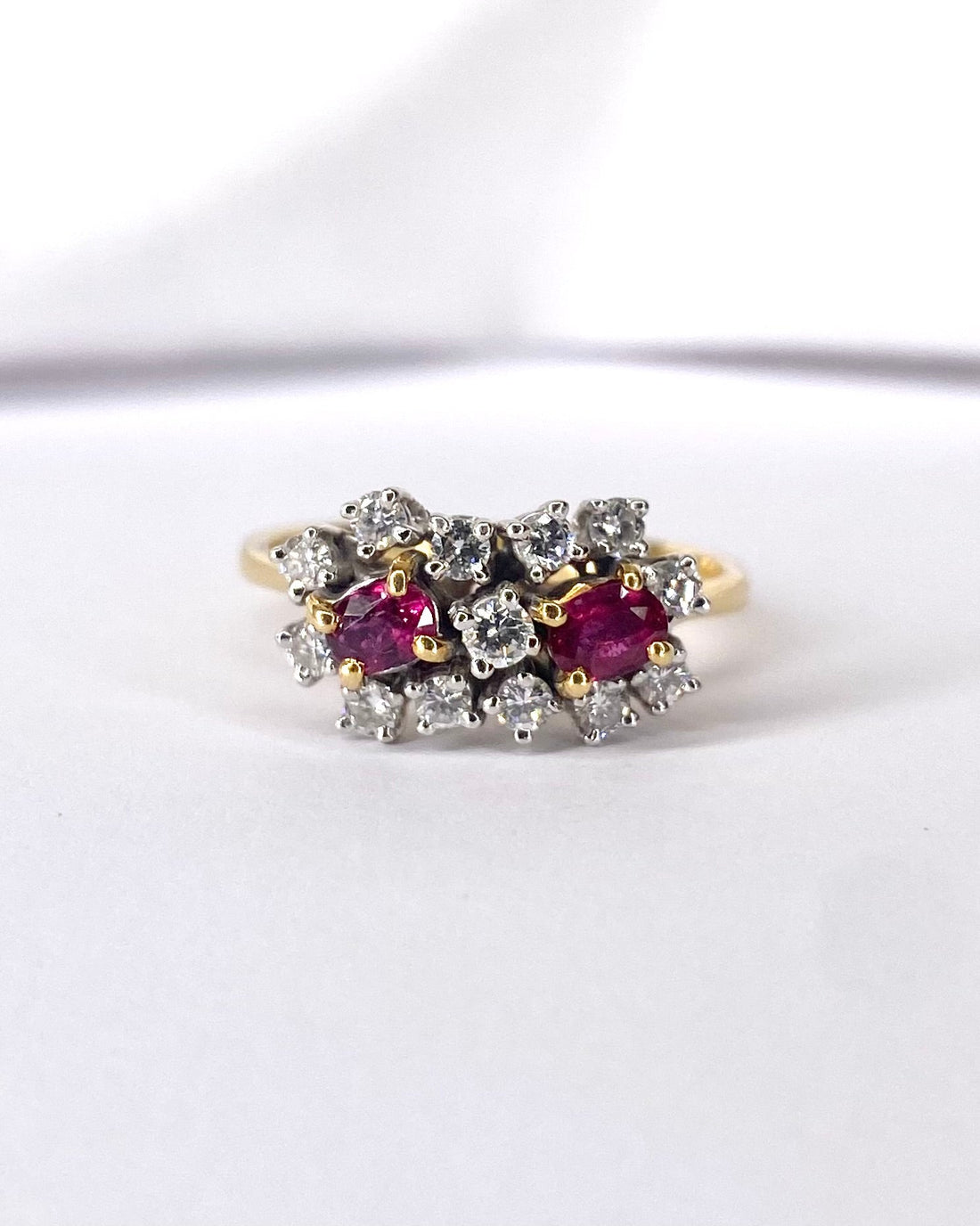 Bague Double Marguerite Rubis 0.50 carat &amp; 13 Diamants "Hilonna" - Elliade Paris