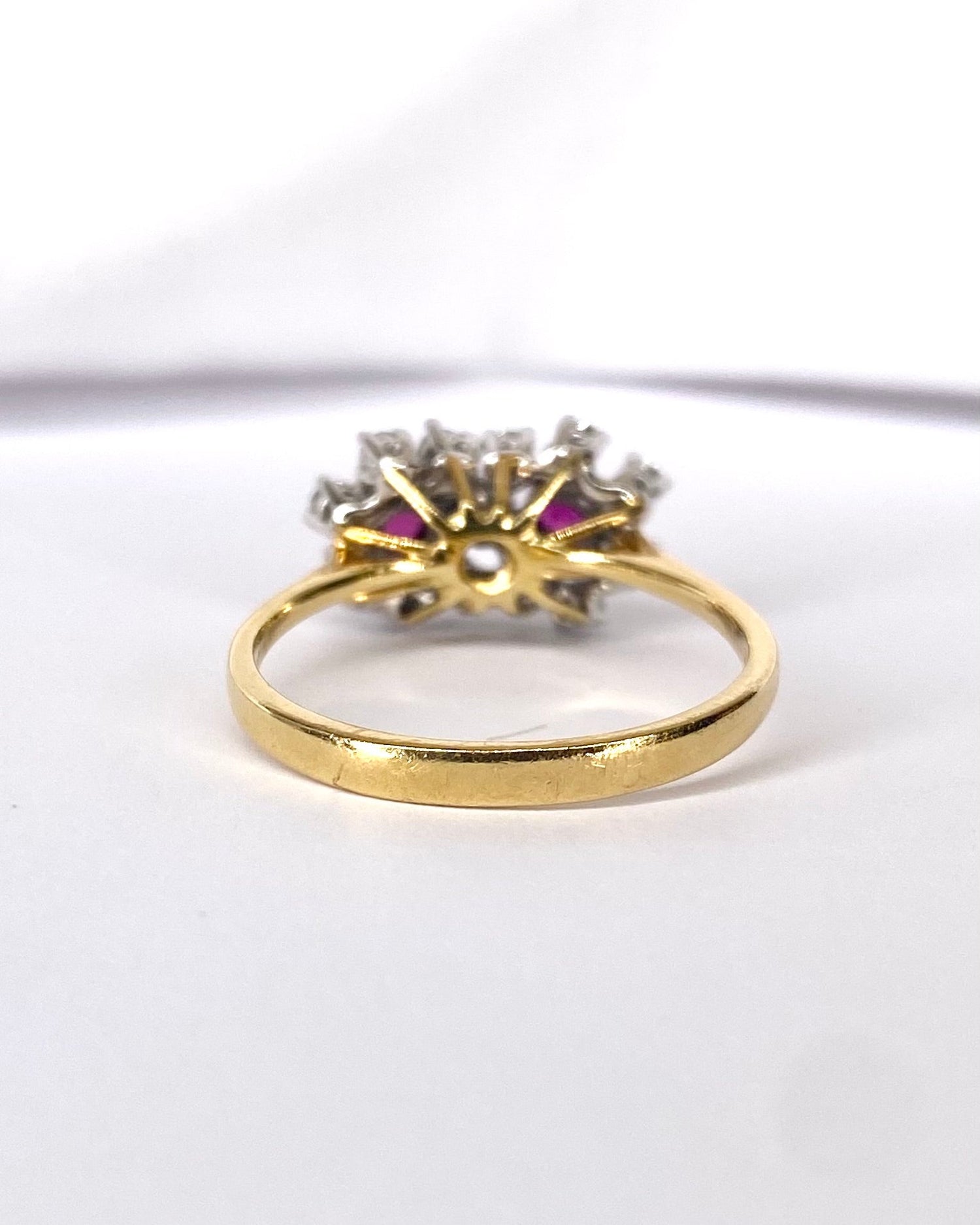 Bague Double Marguerite Rubis 0.50 carat &amp; 13 Diamants "Hilonna" - Elliade Paris