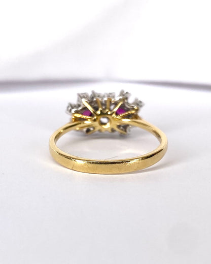 Bague Double Marguerite Rubis 0.50 carat &amp; 13 Diamants "Hilonna" - Elliade Paris