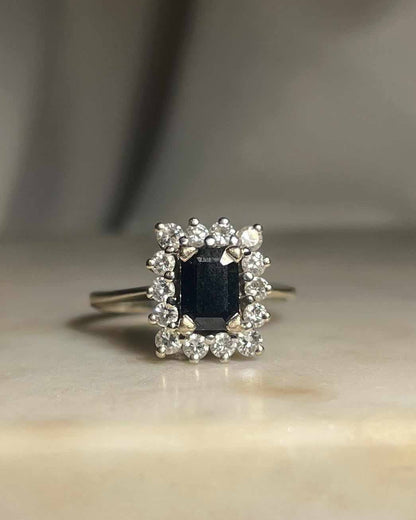 Anillo de margaritas con zafiro y diamantes &quot;Eliane&quot;