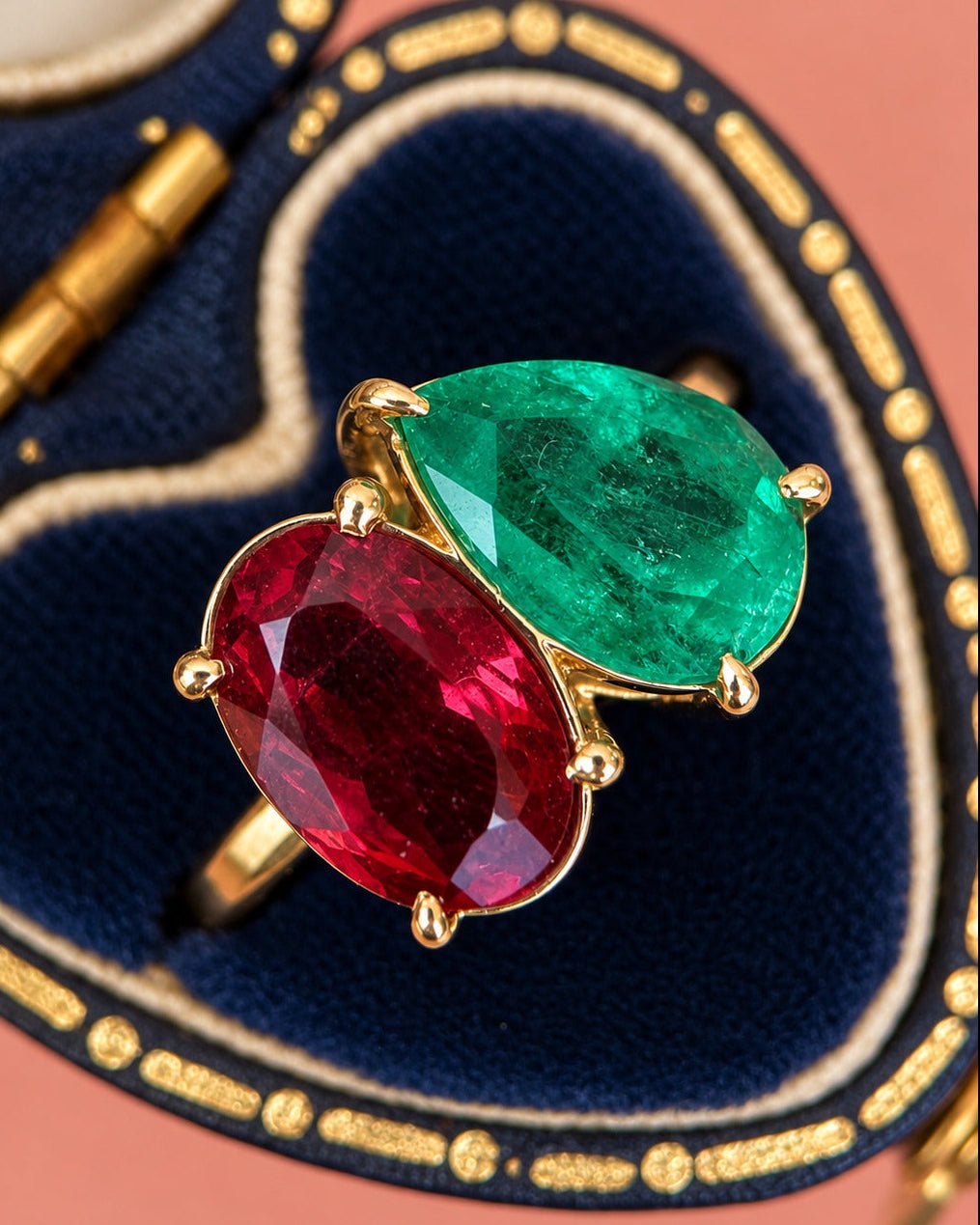 Bague Émeraude de Colombie 2.25 carats &amp; Grenat Rhodolite 2.40 carats "Marjorie" - Elliade Paris