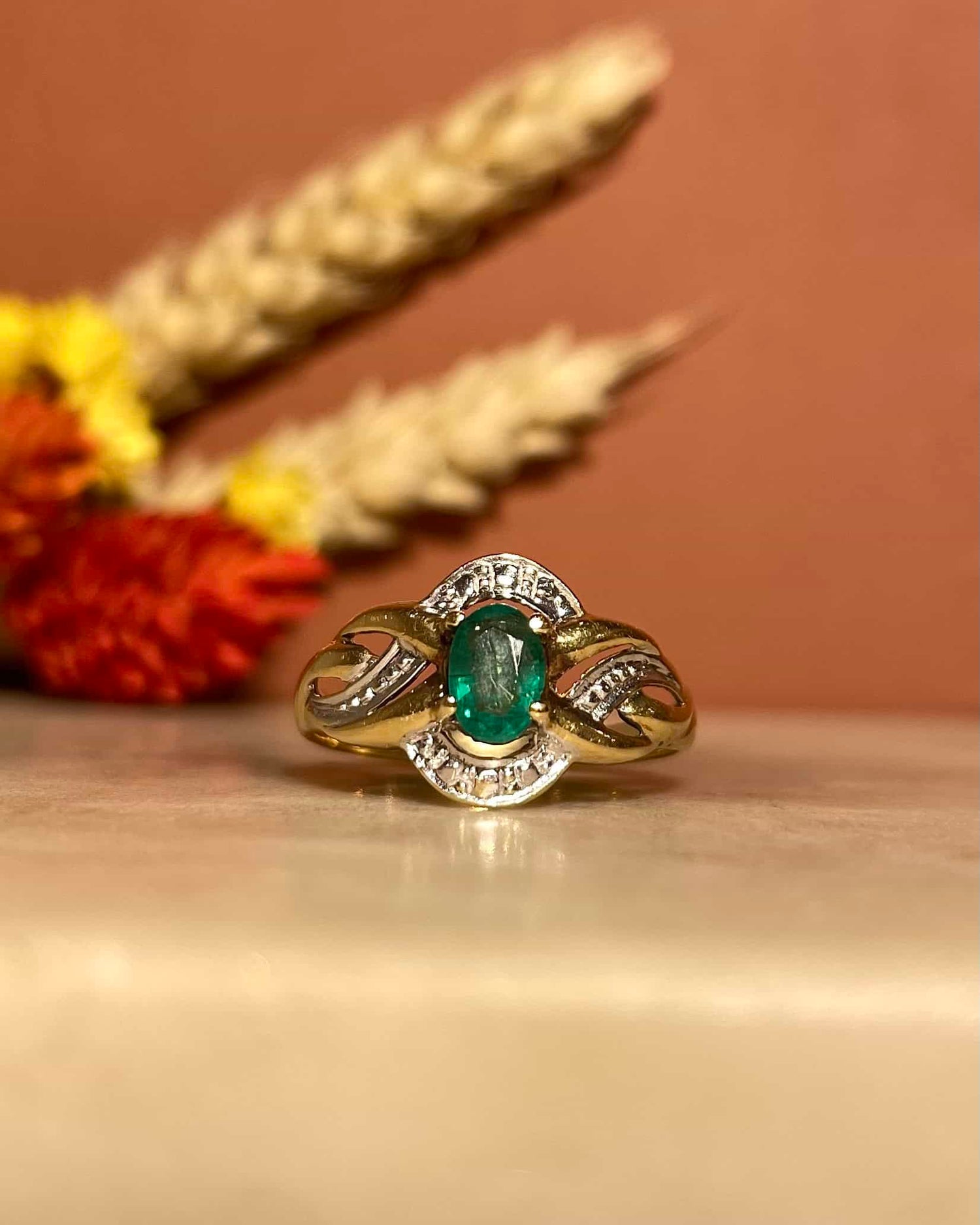 Bague Tourbillon Émeraude 0.30 carat &quot;Lorna&quot;