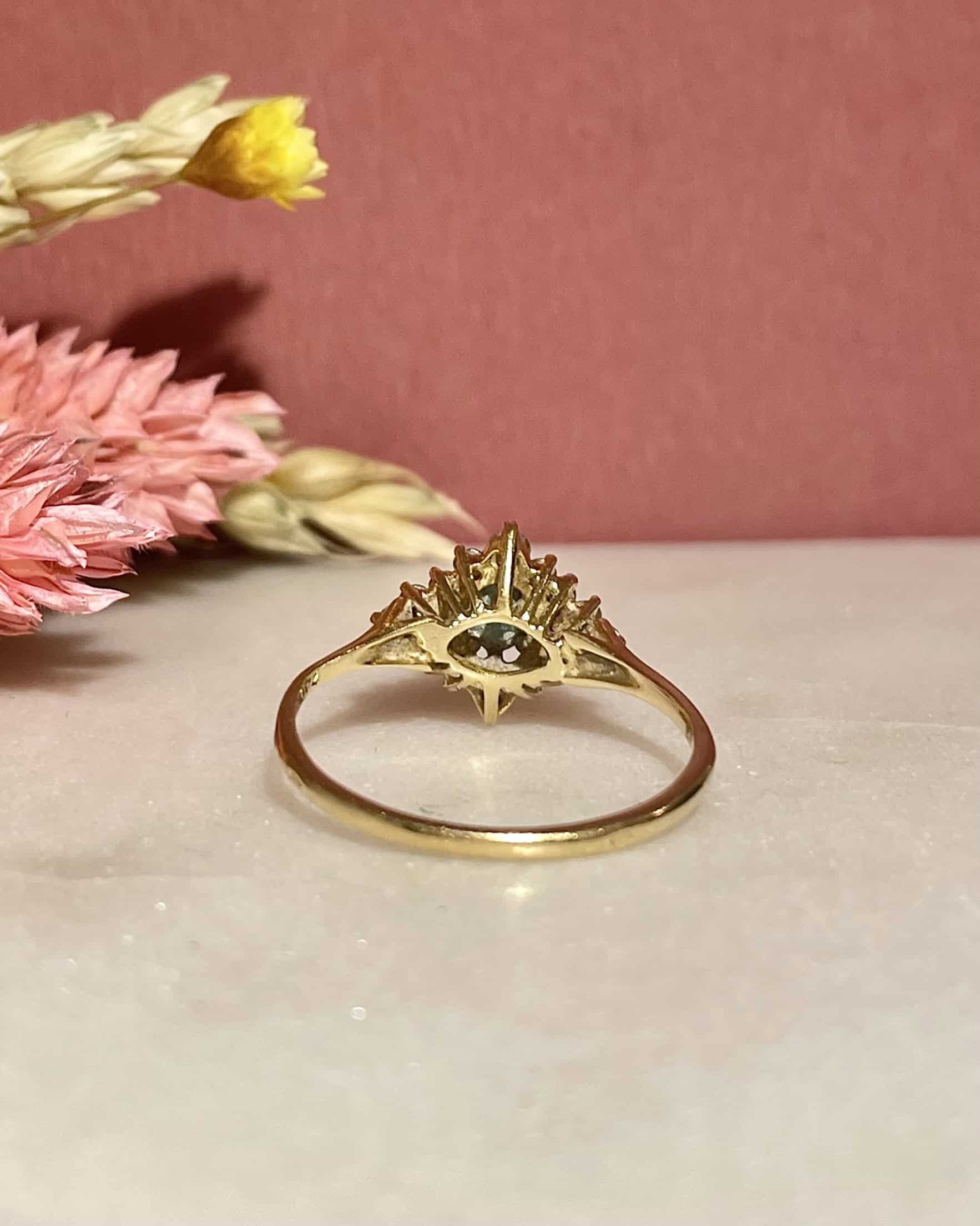 Bague Marguerite Émeraude &amp; Diamants "Ireyel" - Elliade Paris
