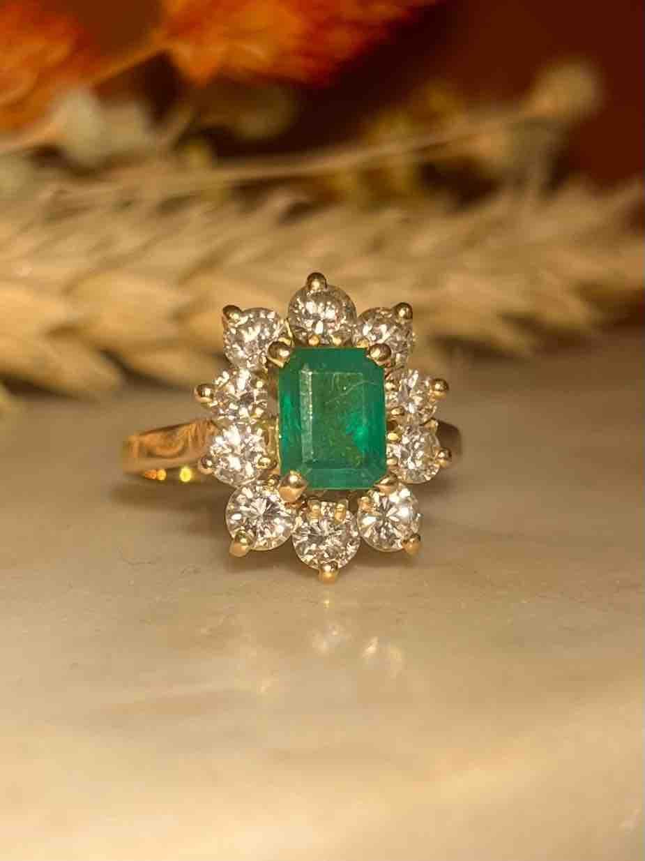 Bague Marguerite émeraude 1.20 carat &amp; diamants  "Ios"