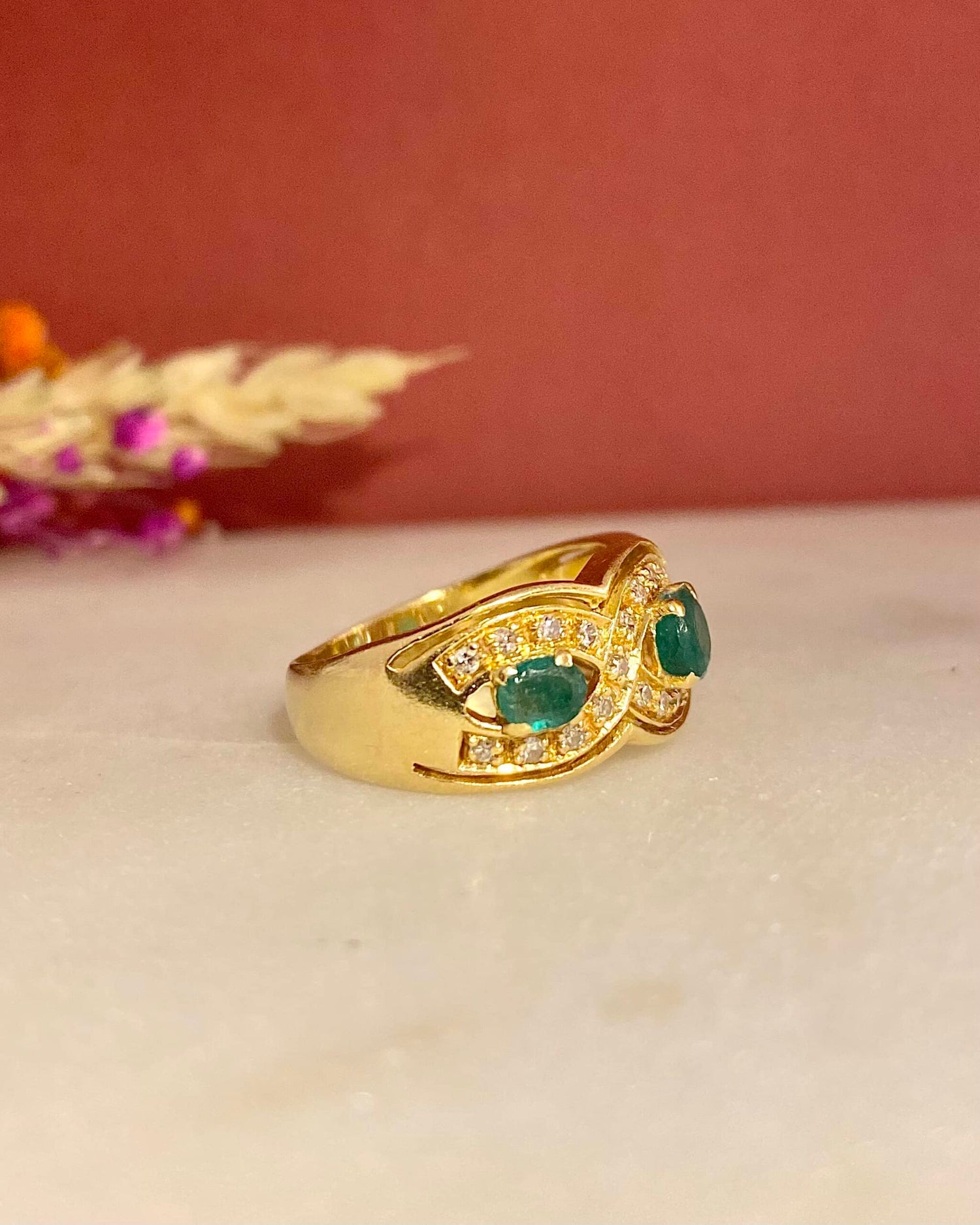 Bague Jonc Emeraudes 0.72 carat &amp; 28 Diamants &quot;Constance&quot;