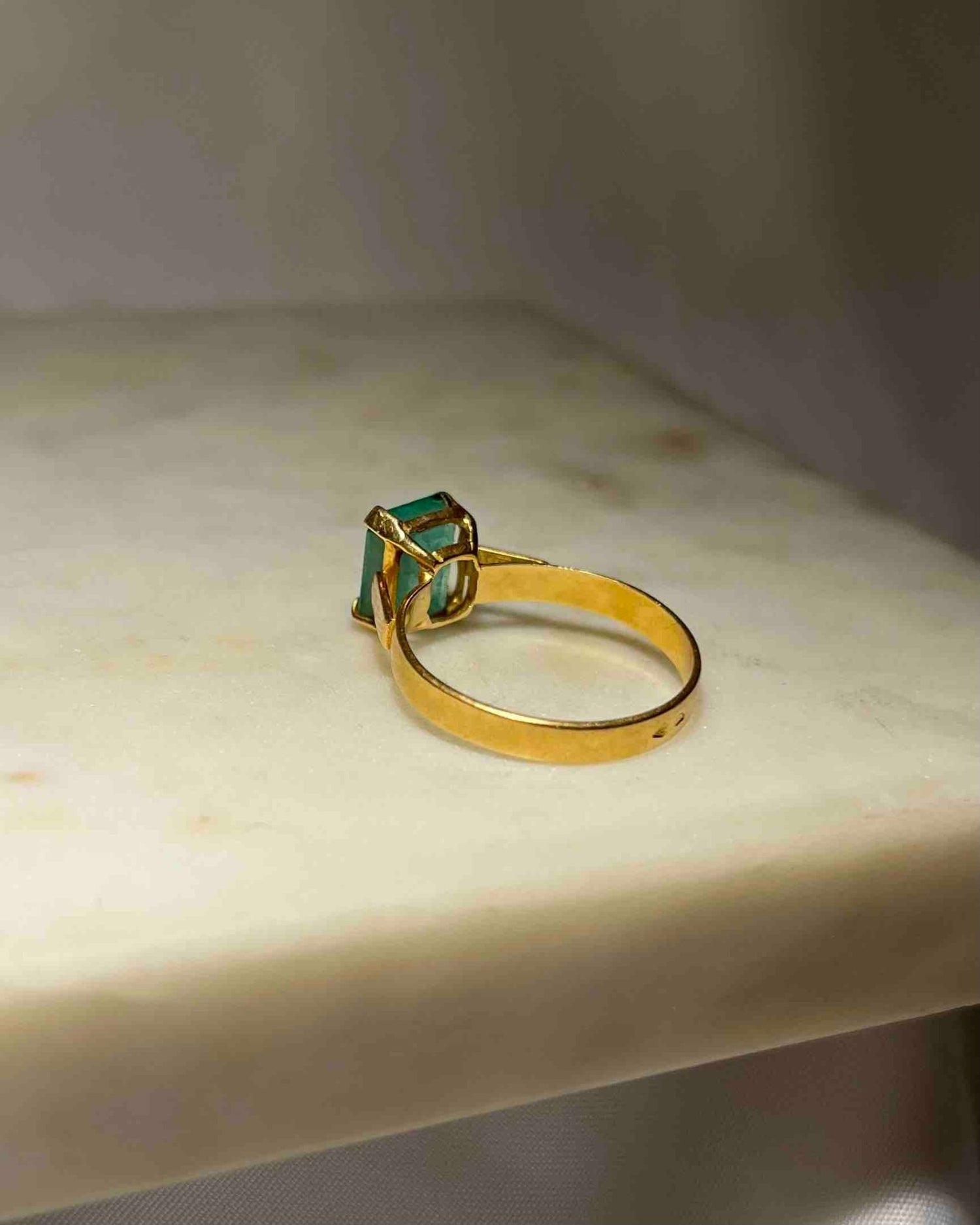 Bague Émeraude &amp; Or vintage "Lia" - Elliade Paris