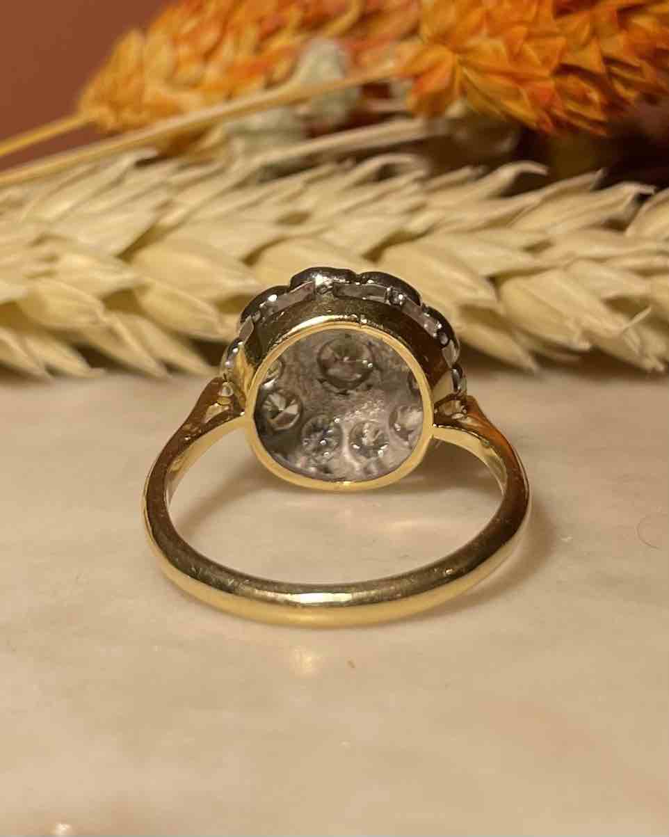 Anillo "Erika" Daisy con diamantes de 1,28 quilates