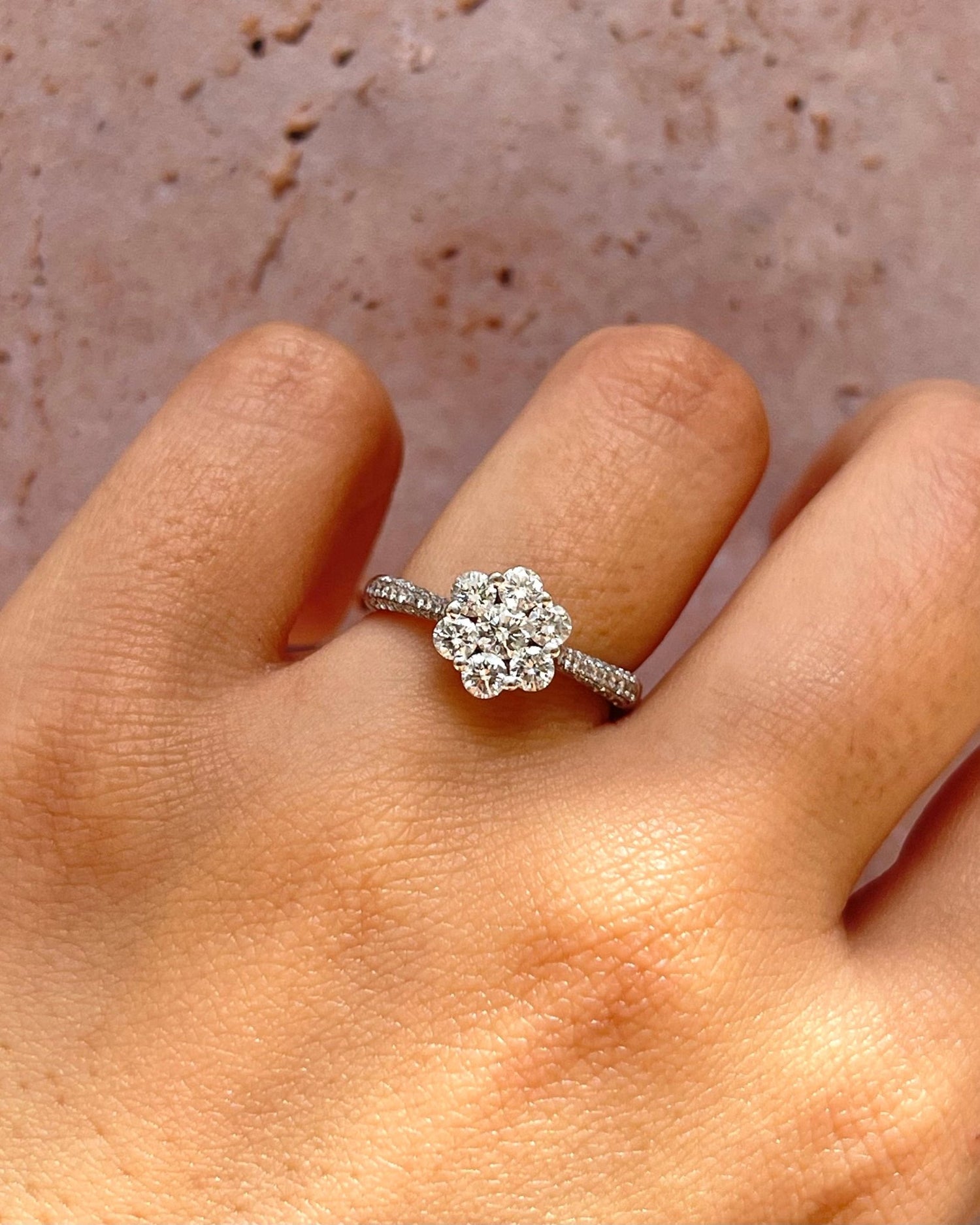 Bague Fleur 63 Diamants 0.98 carat "Théodora" - Elliade Paris