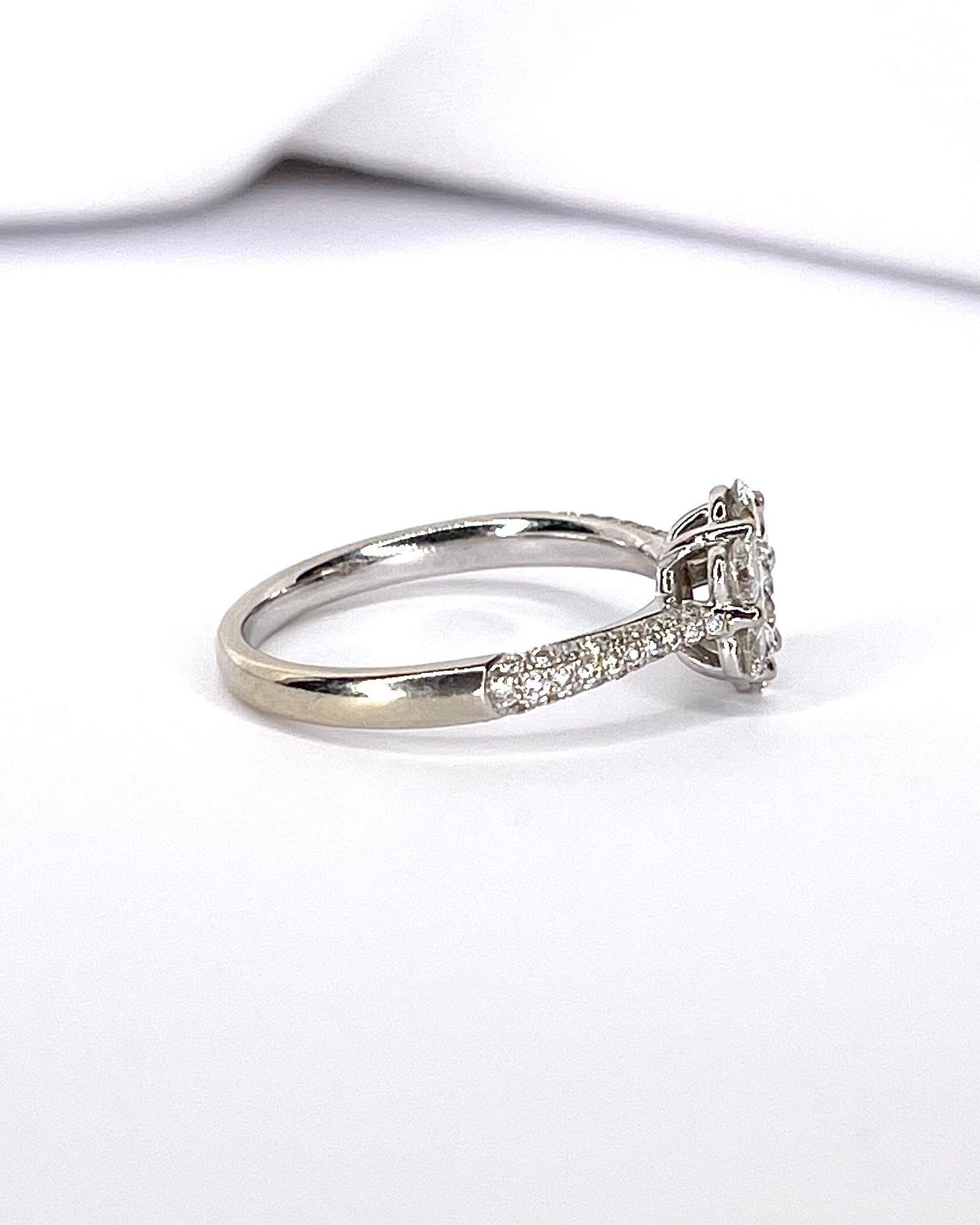Bague Fleur 63 Diamants 0.98 carat "Théodora" - Elliade Paris
