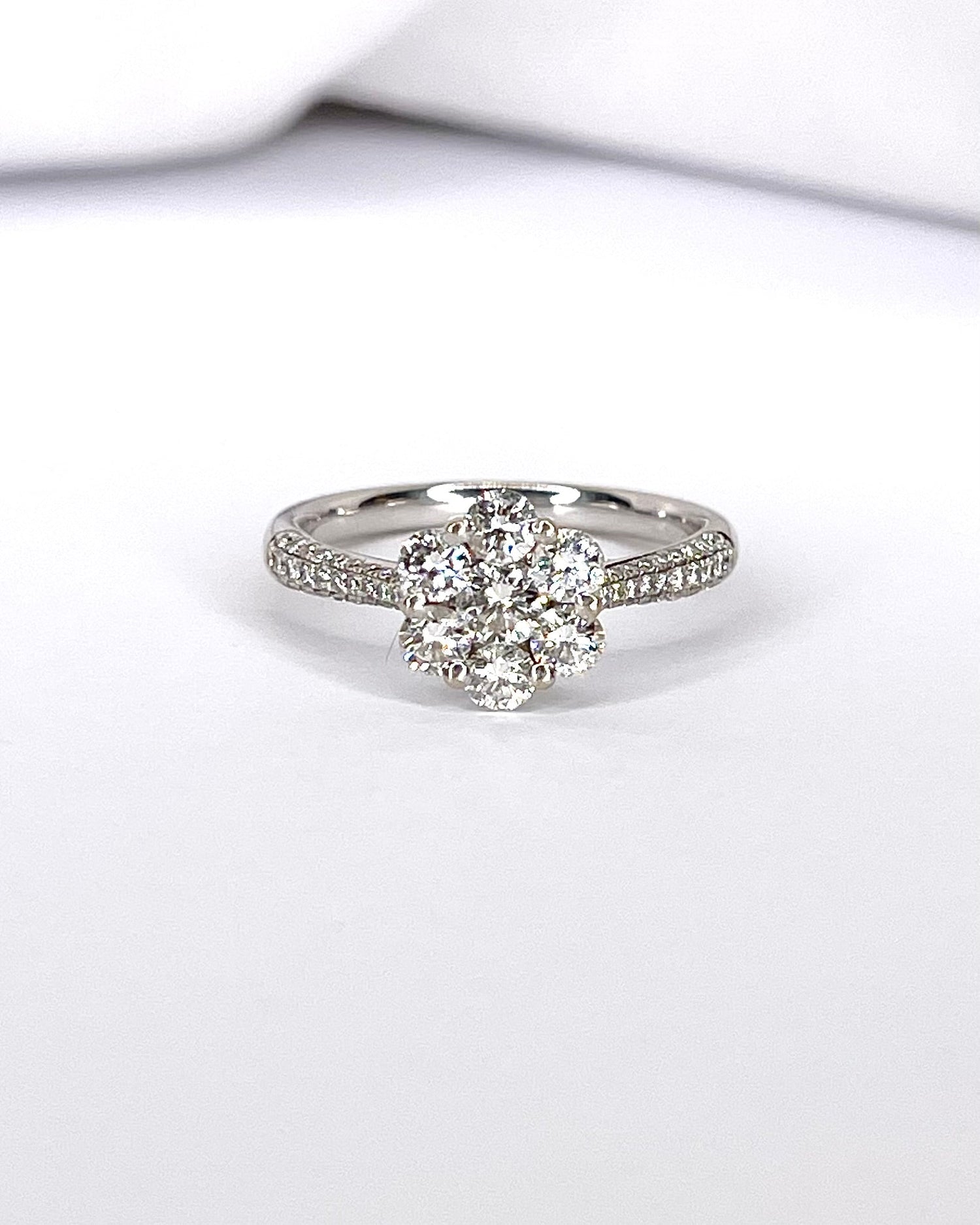 Bague Fleur 63 Diamants 0.98 carat "Théodora" - Elliade Paris