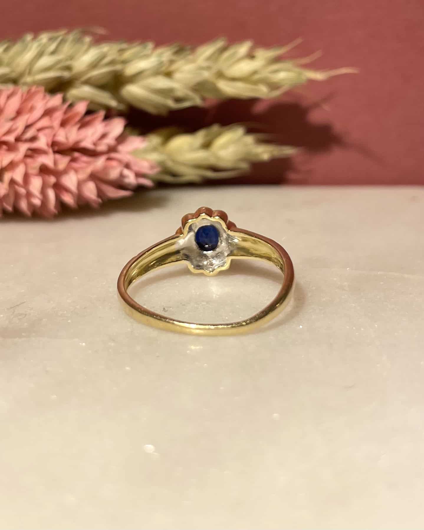 Bague Marguerite Saphir 0.45 carat &amp; Diamants "Ayana" - Elliade Paris
