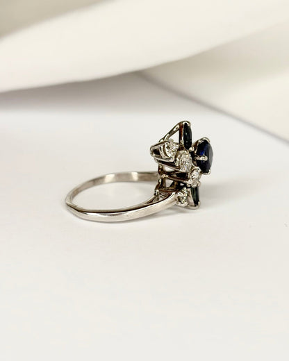 Bague Fleur Déstructurée Saphirs 1 carat &amp; Diamants 0.45 carat &quot;May&quot; - Elliade Paris