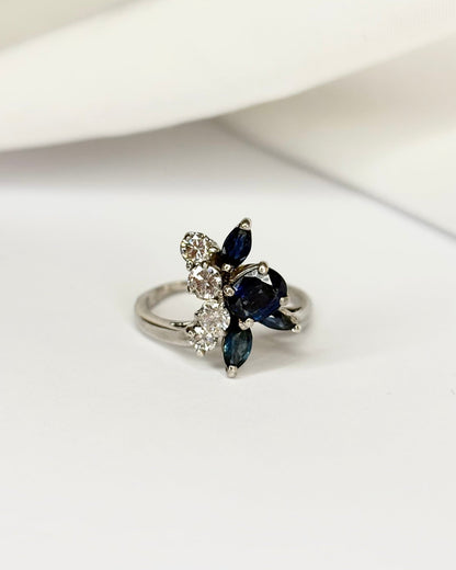 Bague Fleur Déstructurée Saphirs 1 carat &amp; Diamants 0.45 carat &quot;May&quot; - Elliade Paris