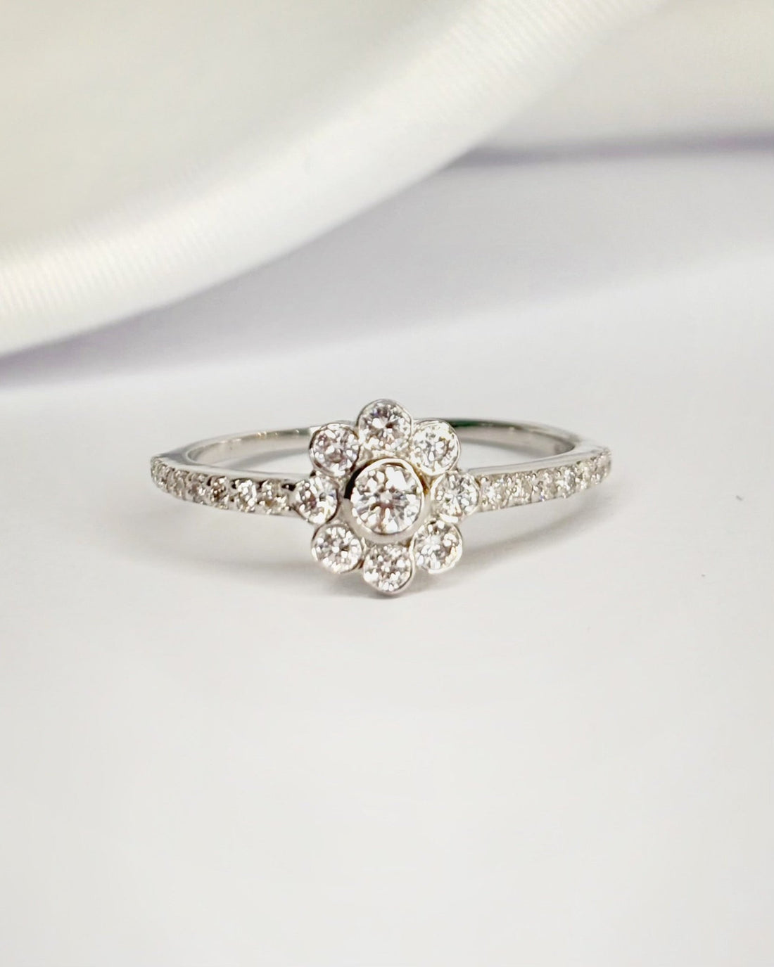Bague Fleur Diamants 0.47 carat "Anissa" - Elliade Paris