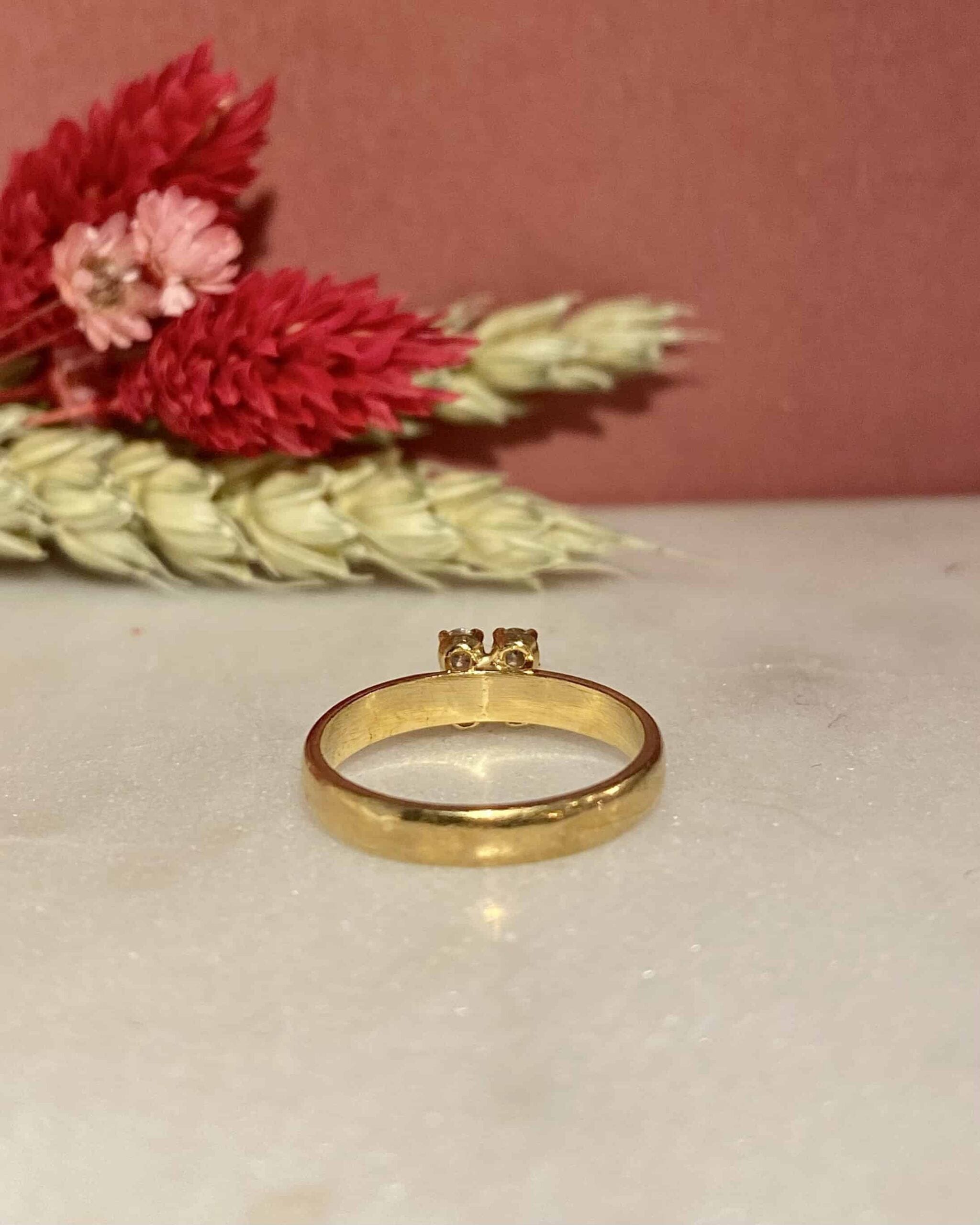 Anillo brazalete de oro y diamantes con flor "Lydia"