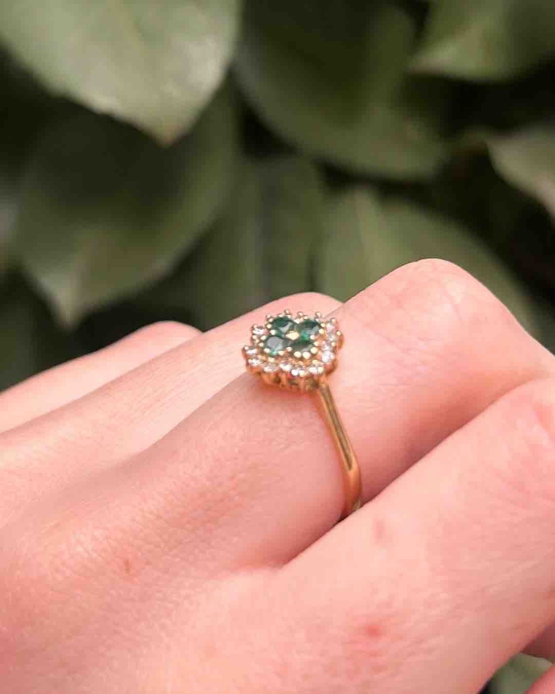 Bague Fleur Émeraudes &amp; Diamants "Maylee" - Elliade Paris