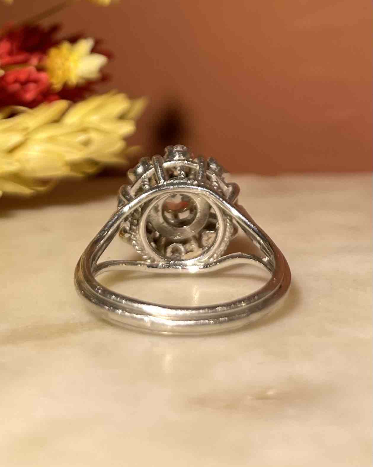 Anillo Art Déco con margaritas de diamantes &quot;Domy&quot;