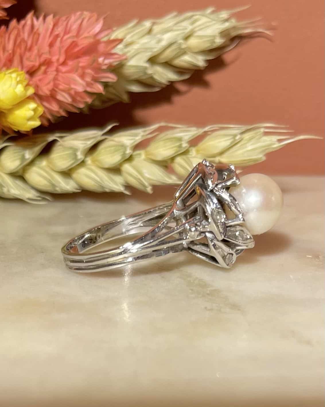 Anillo de flor de perla y diamantes "Pamela"