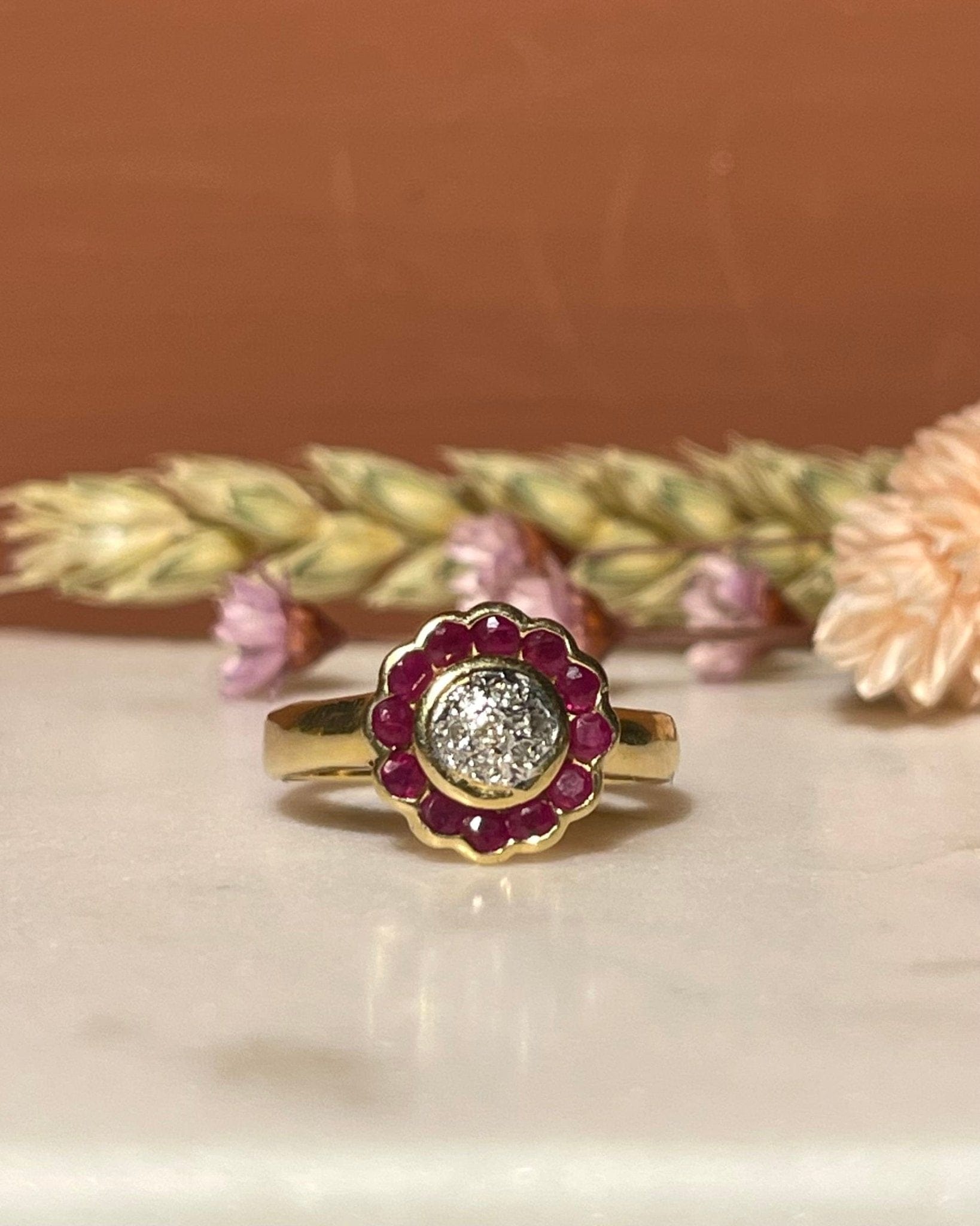 Bague fleur Rubis &amp; Diamants "Vedrana" - Elliade Paris