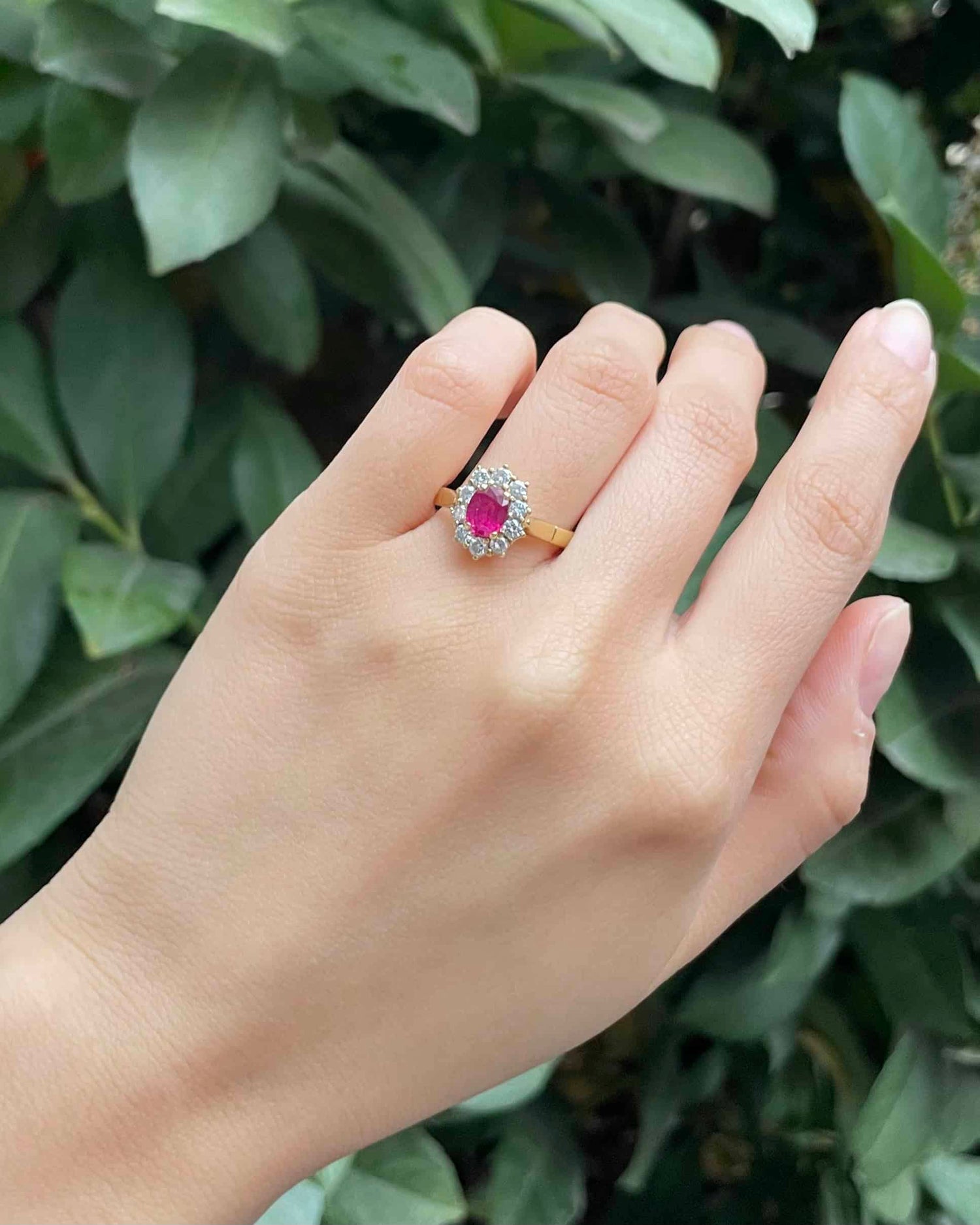 Bague Marguerite Rubis 0.55 carat &amp; Diamants 0.30 carat &quot;Fériel&quot;
