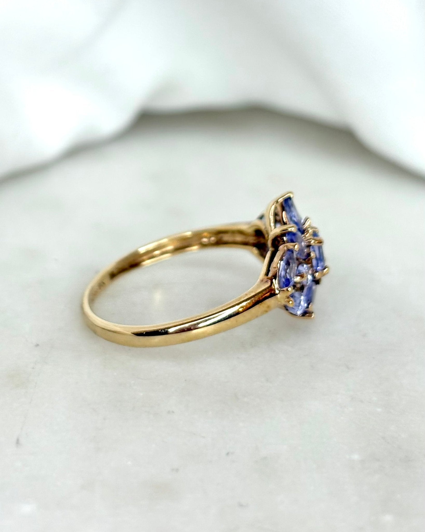 Bague Fleur Tanzanites 1.02 carat &quot;Gabriella&quot; - Elliade Paris