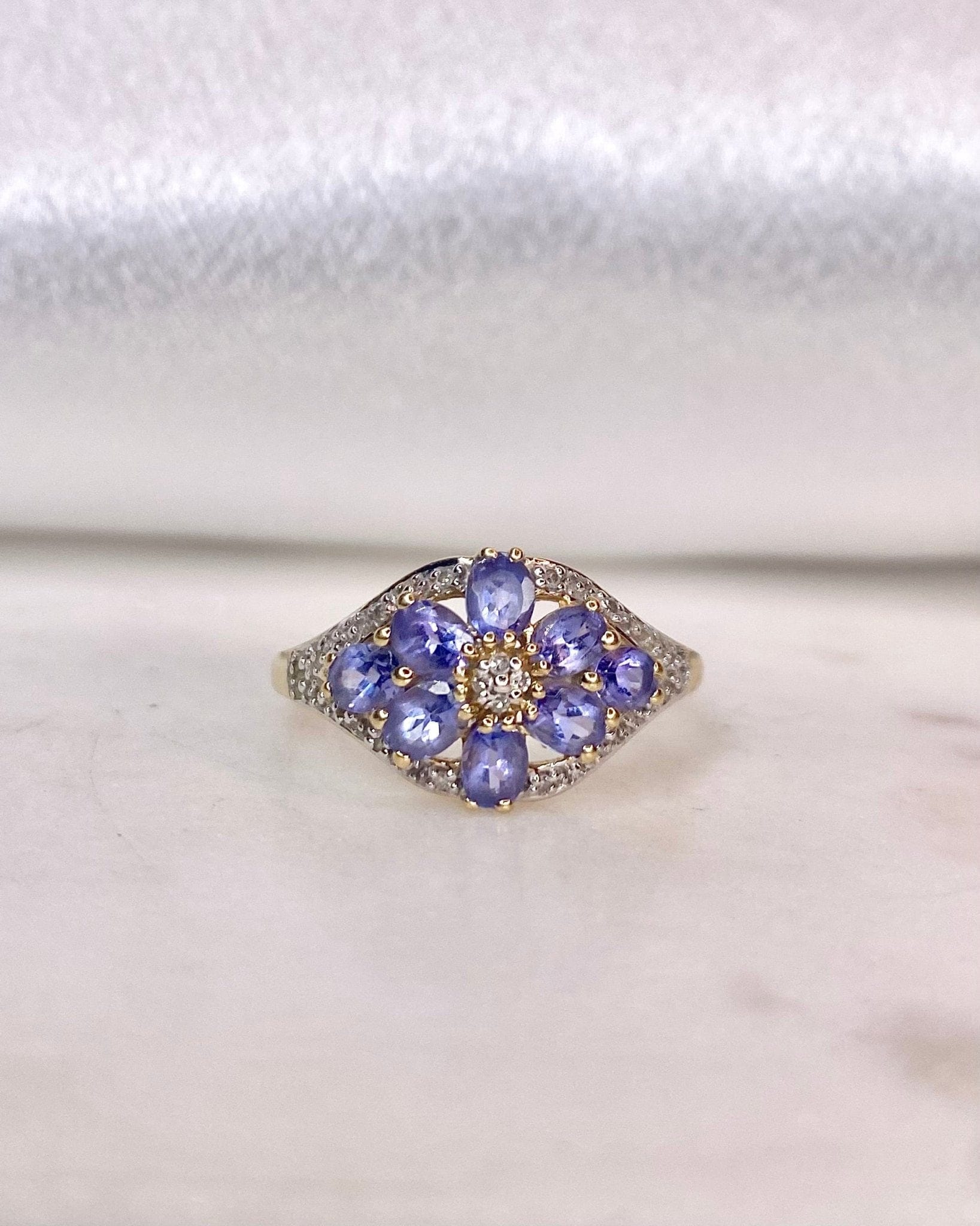 Bague Fleur Tanzanites 2.10 carats &amp; Diamants "Zoeline" - Elliade Paris