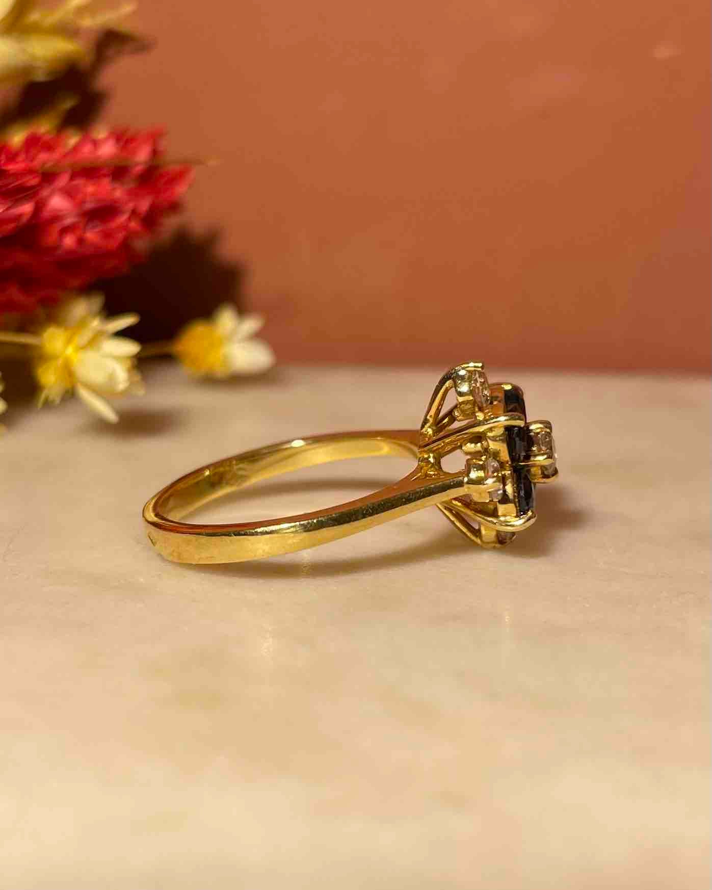 Bague Marguerite Saphir &amp; Diamants  "Alyssia" - Elliade Paris