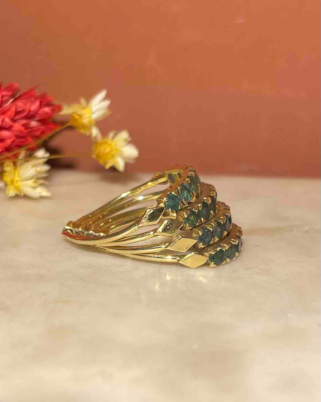 Anillo Sultán 28 Esmeraldas "Meryem"