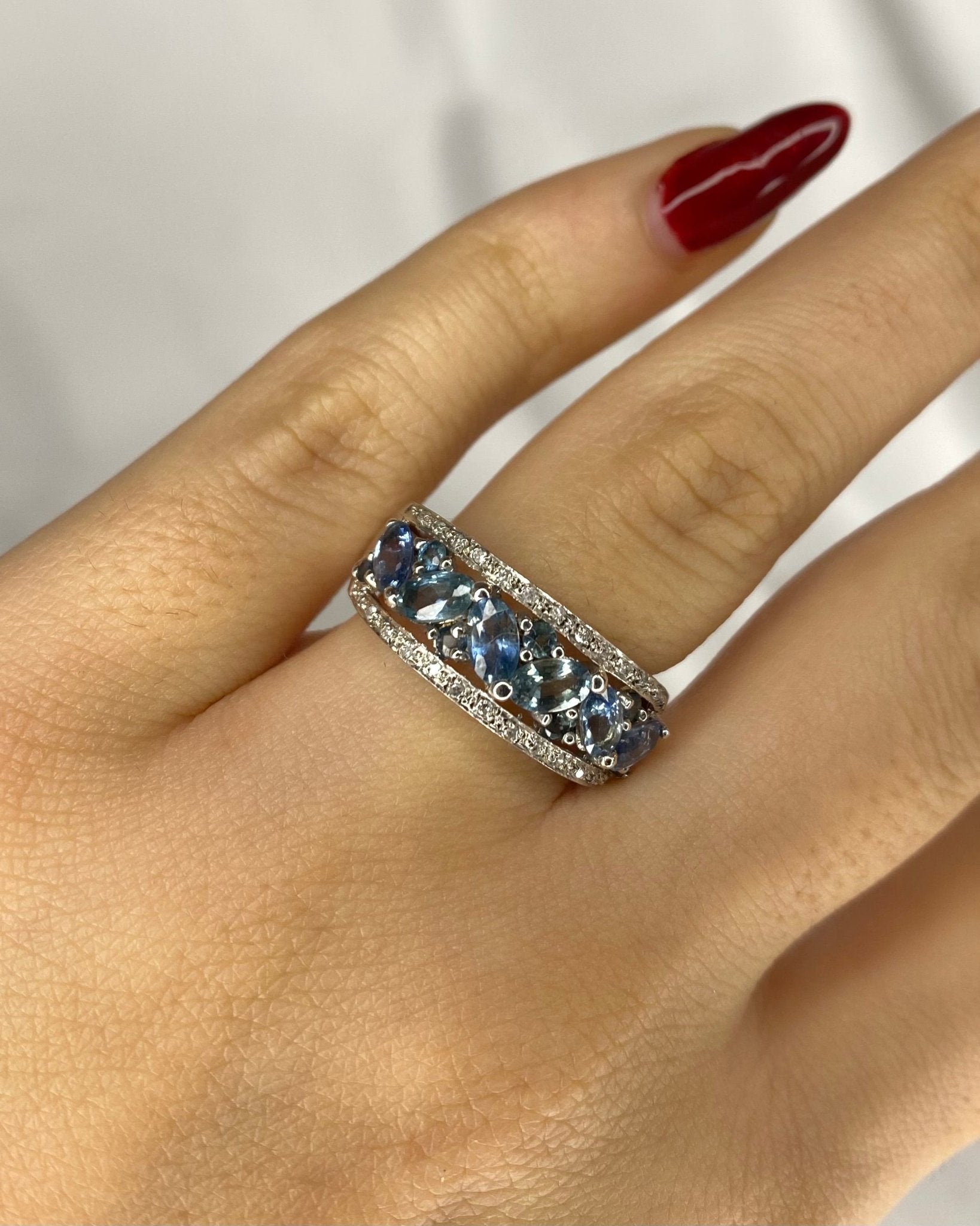 Bague Jonc 13 Saphirs 2 carats &amp; 26 Diamants "Morgane" - Elliade Paris