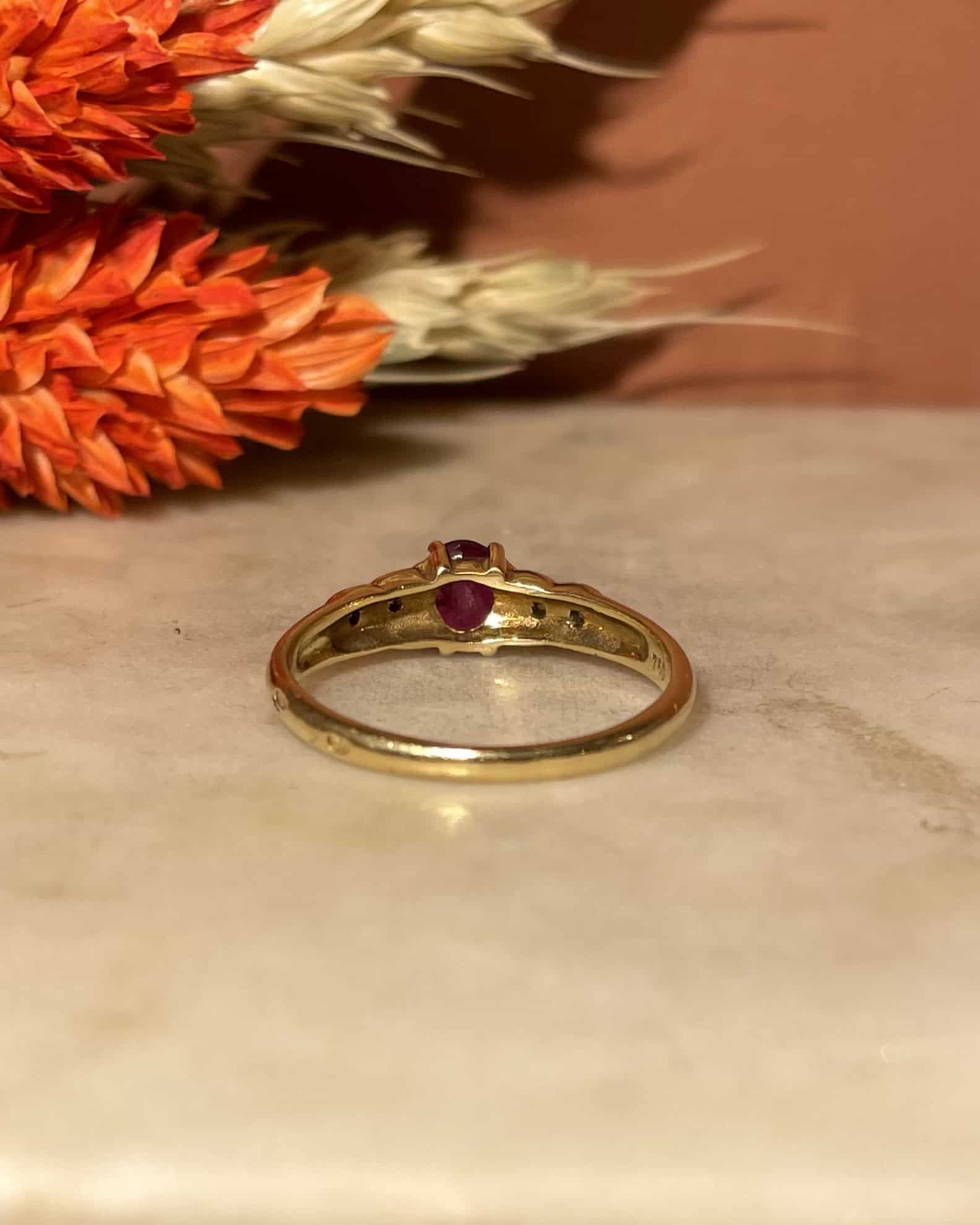 Anillo brazalete de rubí y diamantes "Sissy"