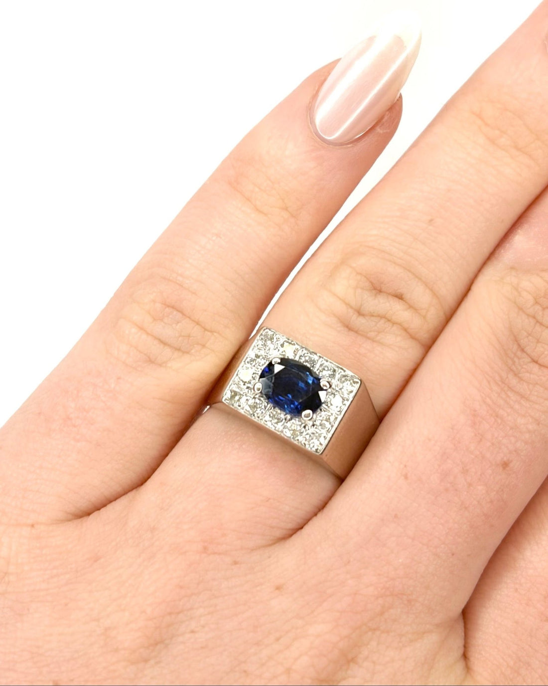 Bague Jonc Chevalière Saphir 1.40 carat &amp; Diamants 0.42 carat "Pascale" - Elliade Paris