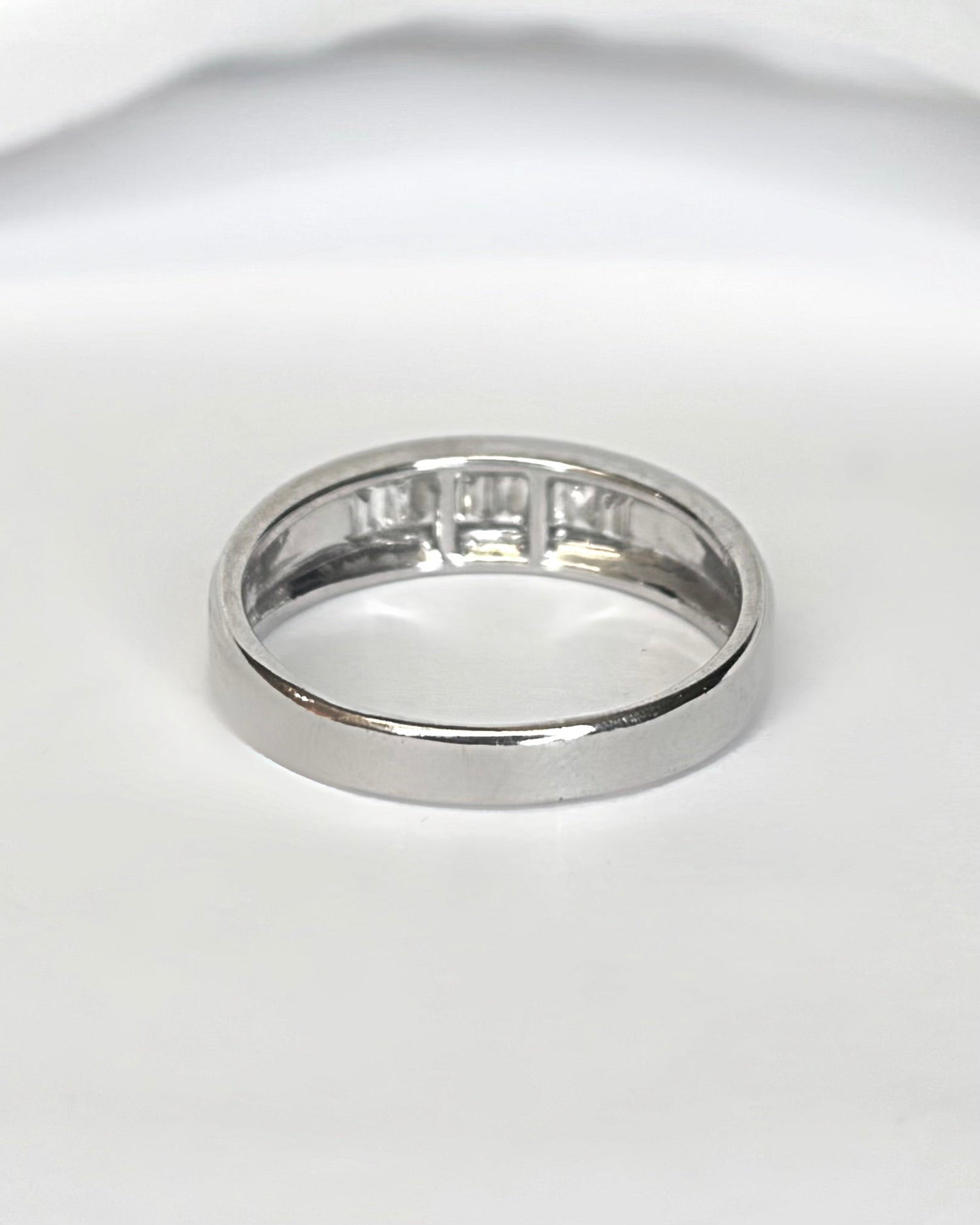 Bague Jonc Demi-Alliance Diamants 0.32 carat "Melinda" - Elliade Paris