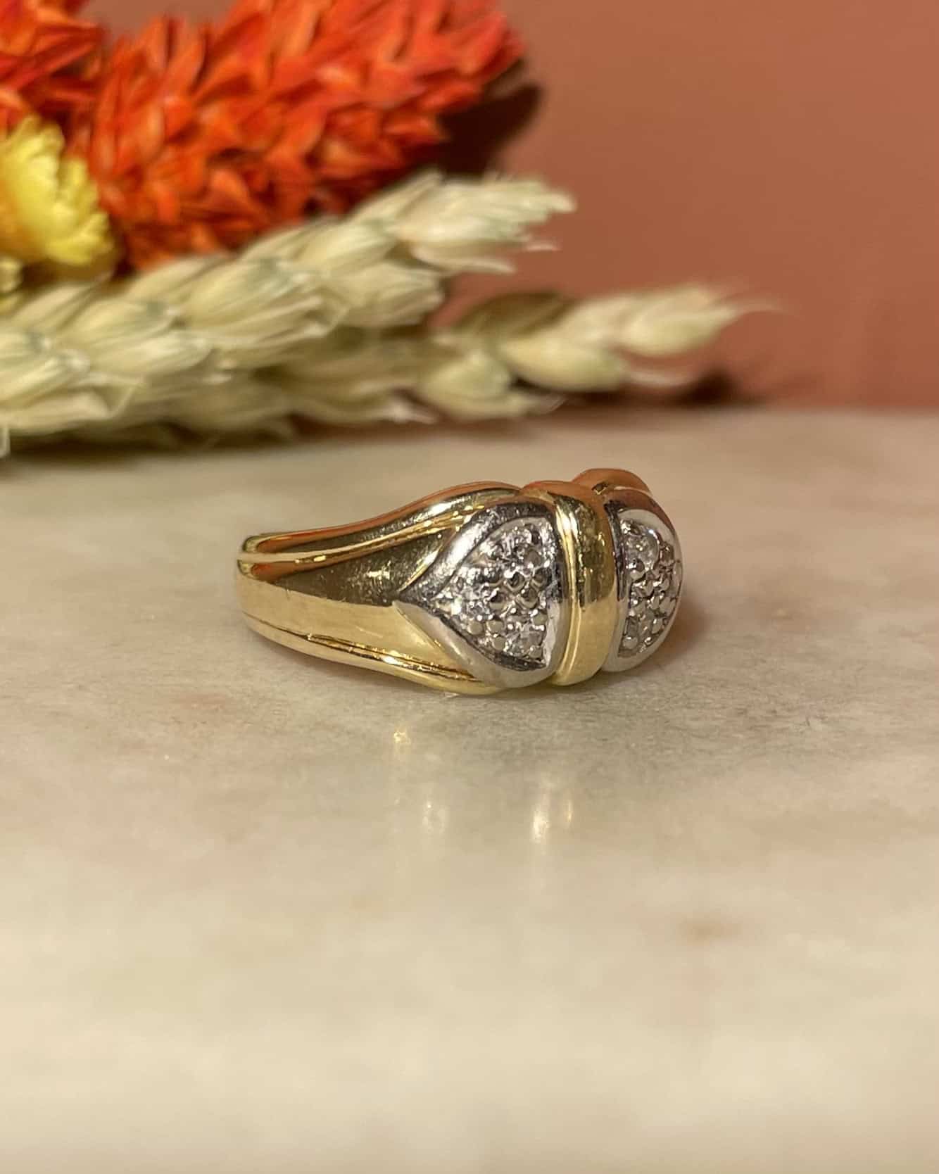 Anillo brazalete &quot;Safia&quot; de dos diamantes y oro