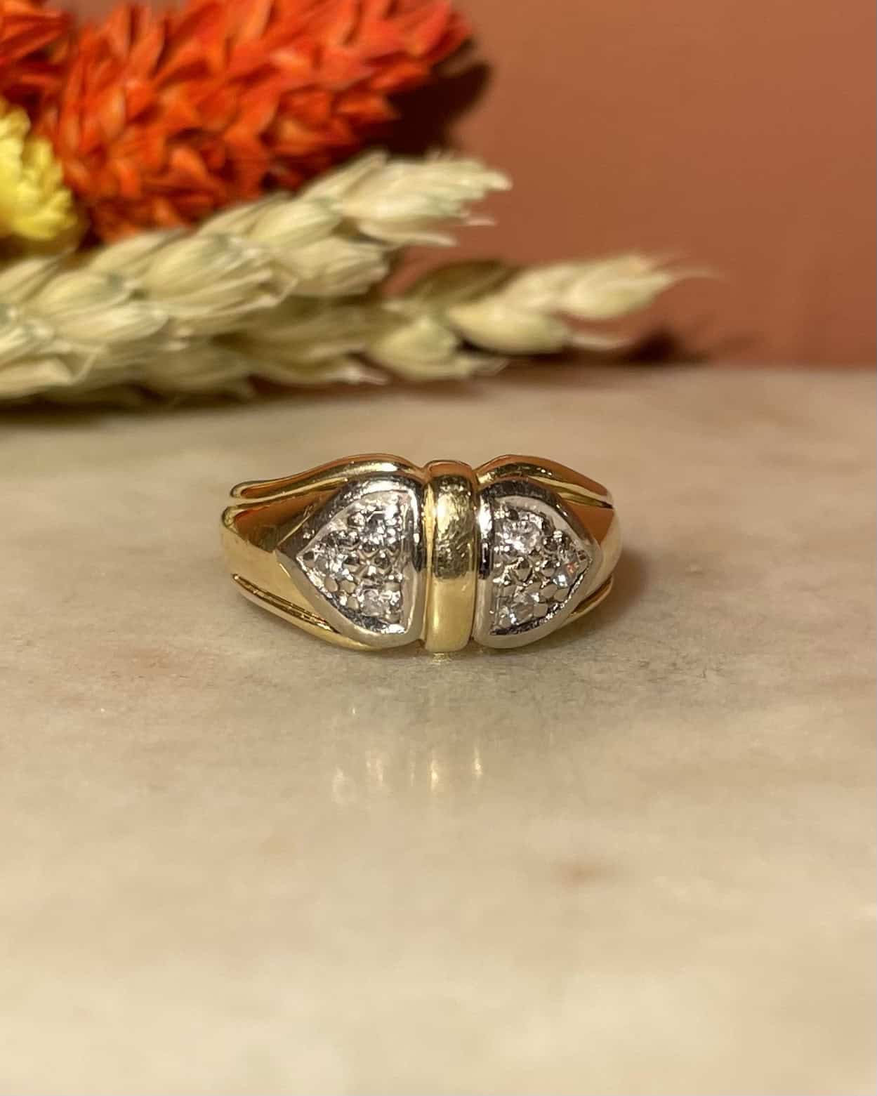 Anillo brazalete &quot;Safia&quot; de dos diamantes y oro