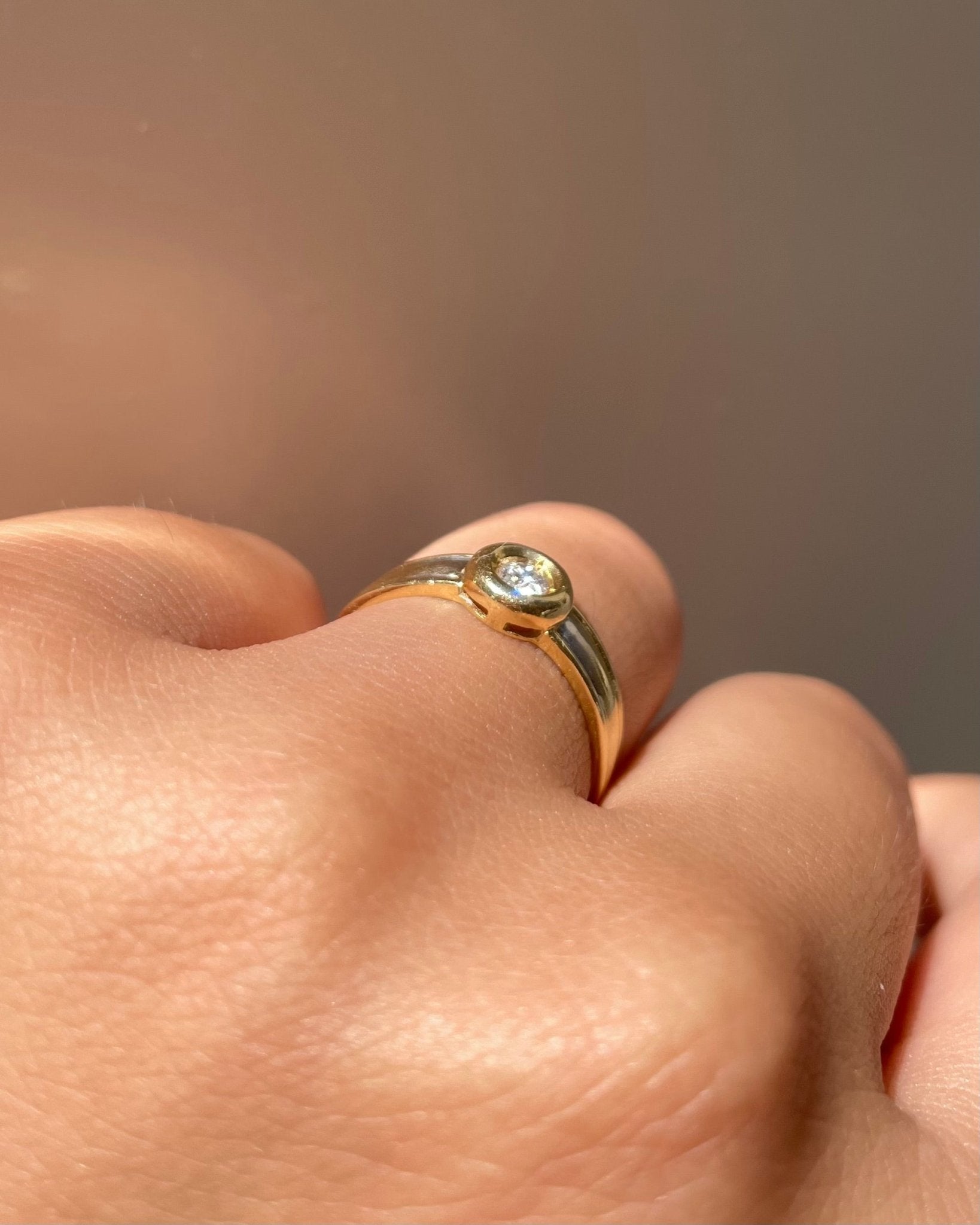 Bague Jonc Diamant 0.10 carat &quot;Chéyana&quot; - Elliade Paris