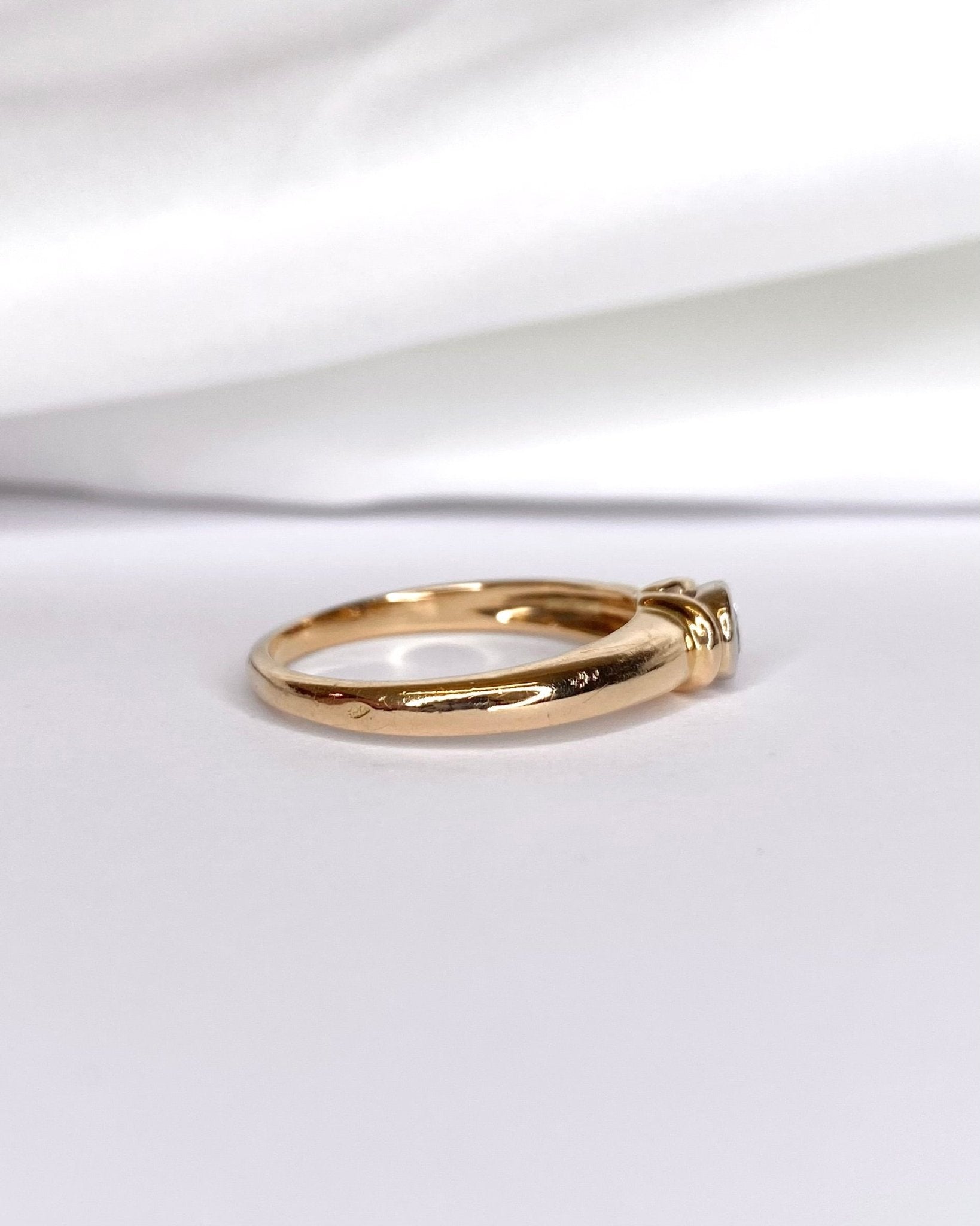 Bague Jonc Diamant 0.25 carat &amp; Or 5.14g "Jonas" - Elliade Paris