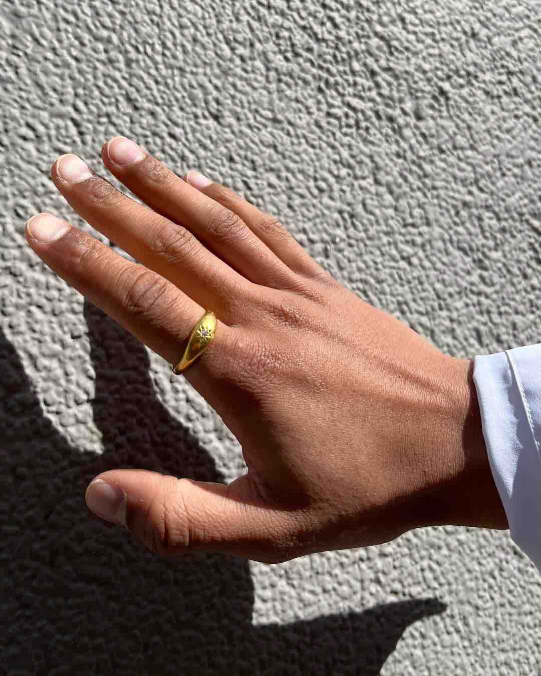 Anillo de diamantes engastados en forma de estrella &quot;Camille&quot;