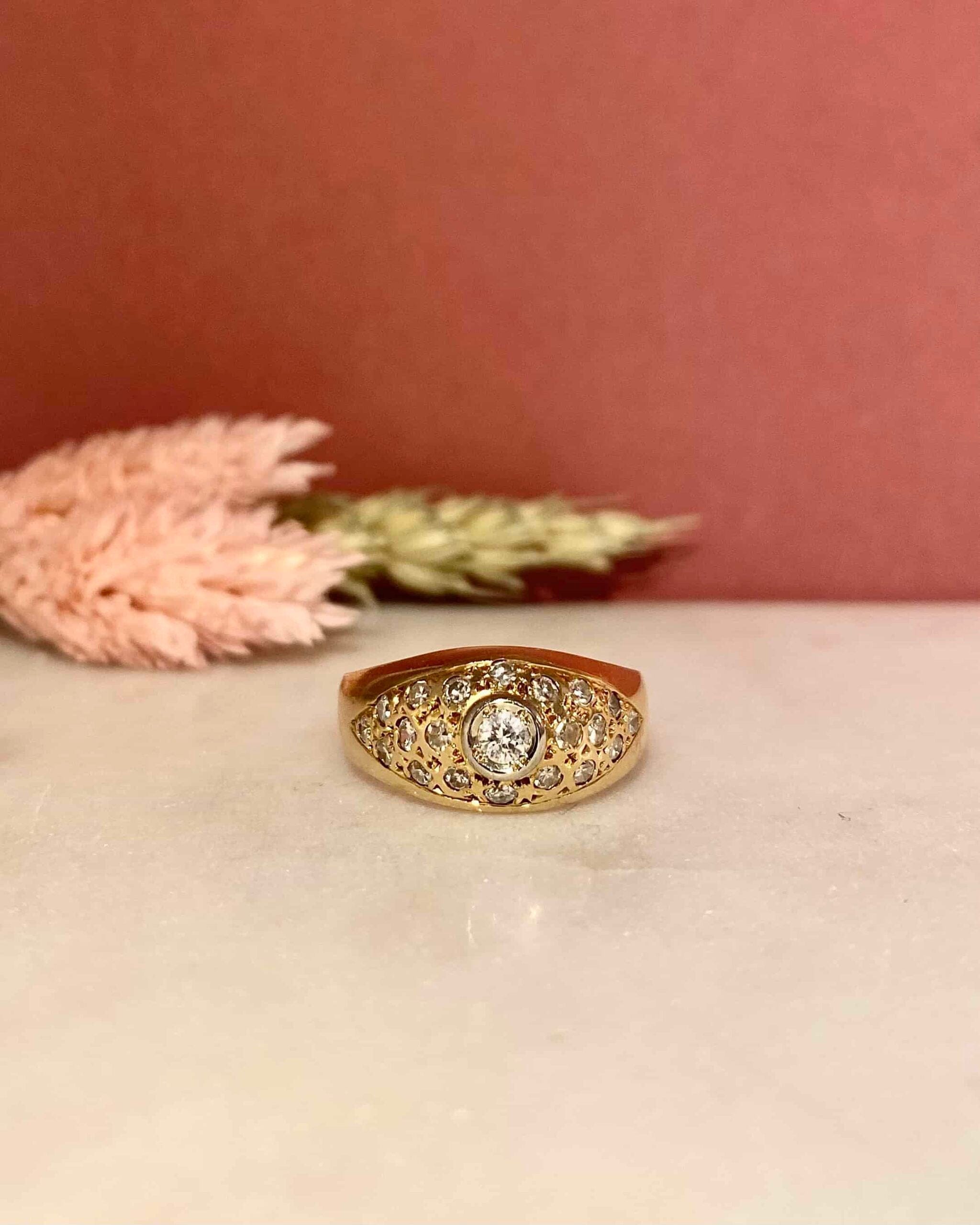 Anillo de banda "Cassey" vintage de 21 diamantes