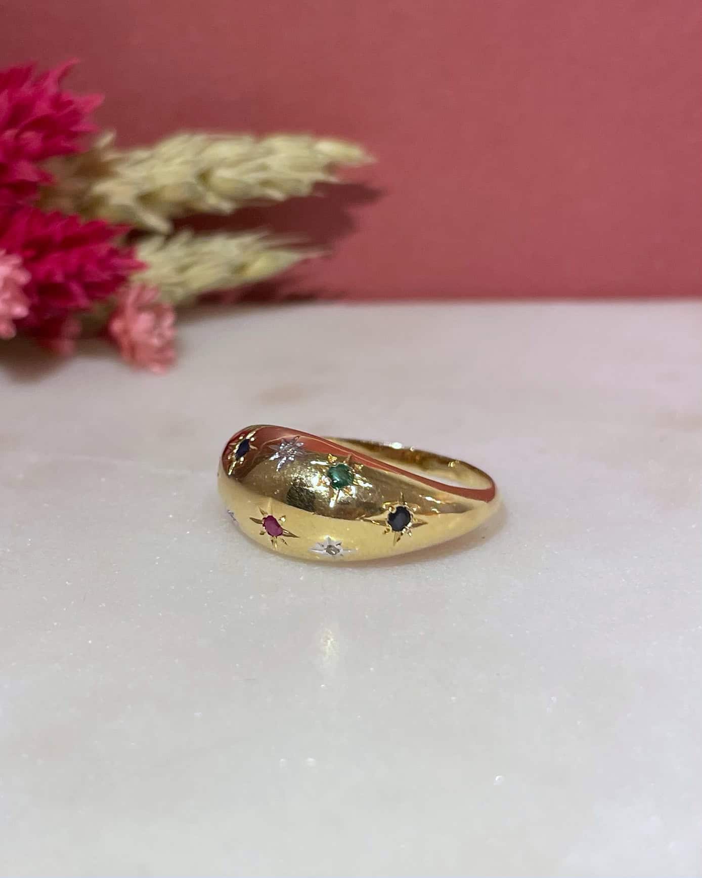 Bague Jonc Saphirs, Émeraudes, Rubis &amp; Diamants "Tamana"