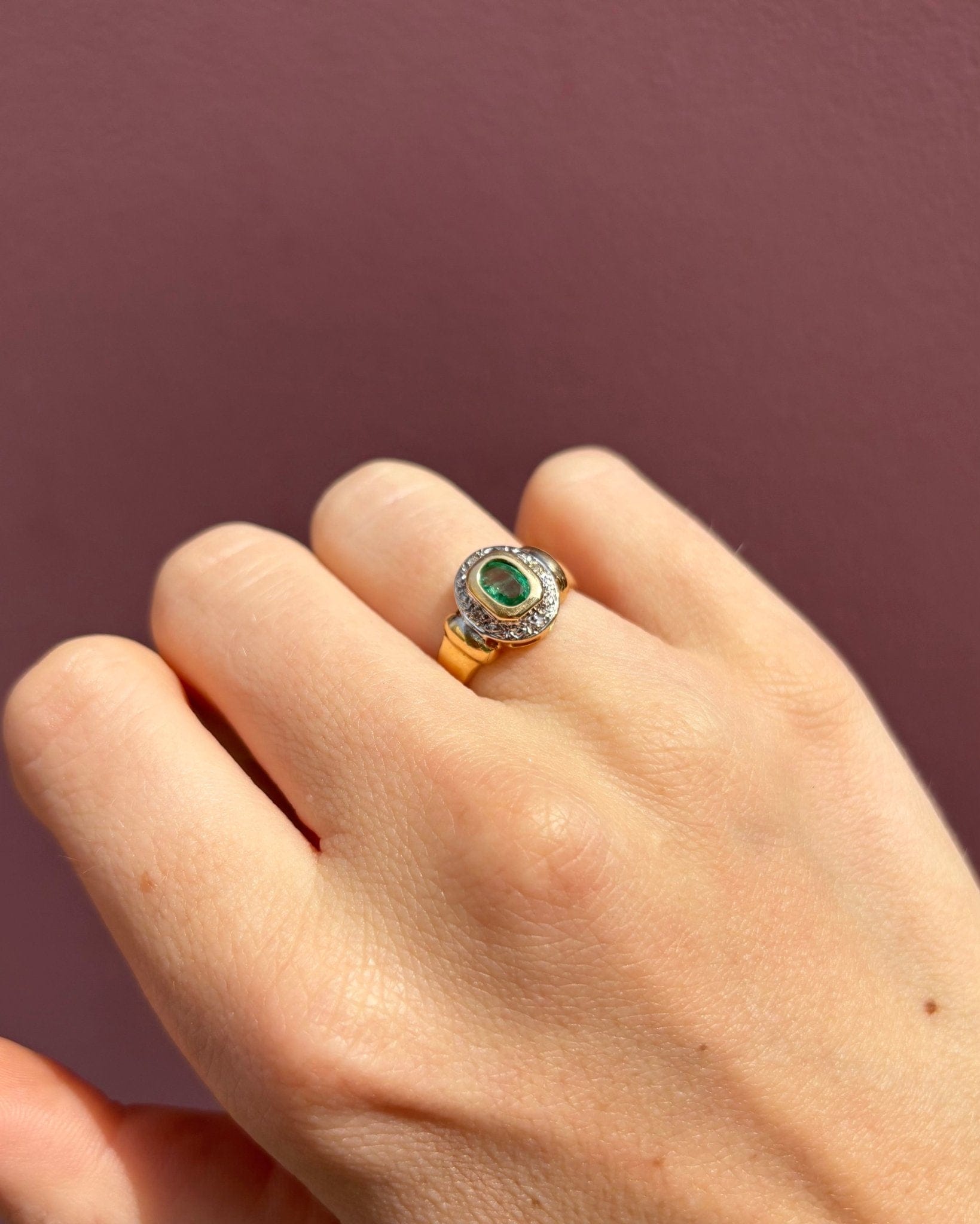 Bague Jonc Emeraude 0.40 Carat &amp; Diamants "Clémence" - Elliade Paris