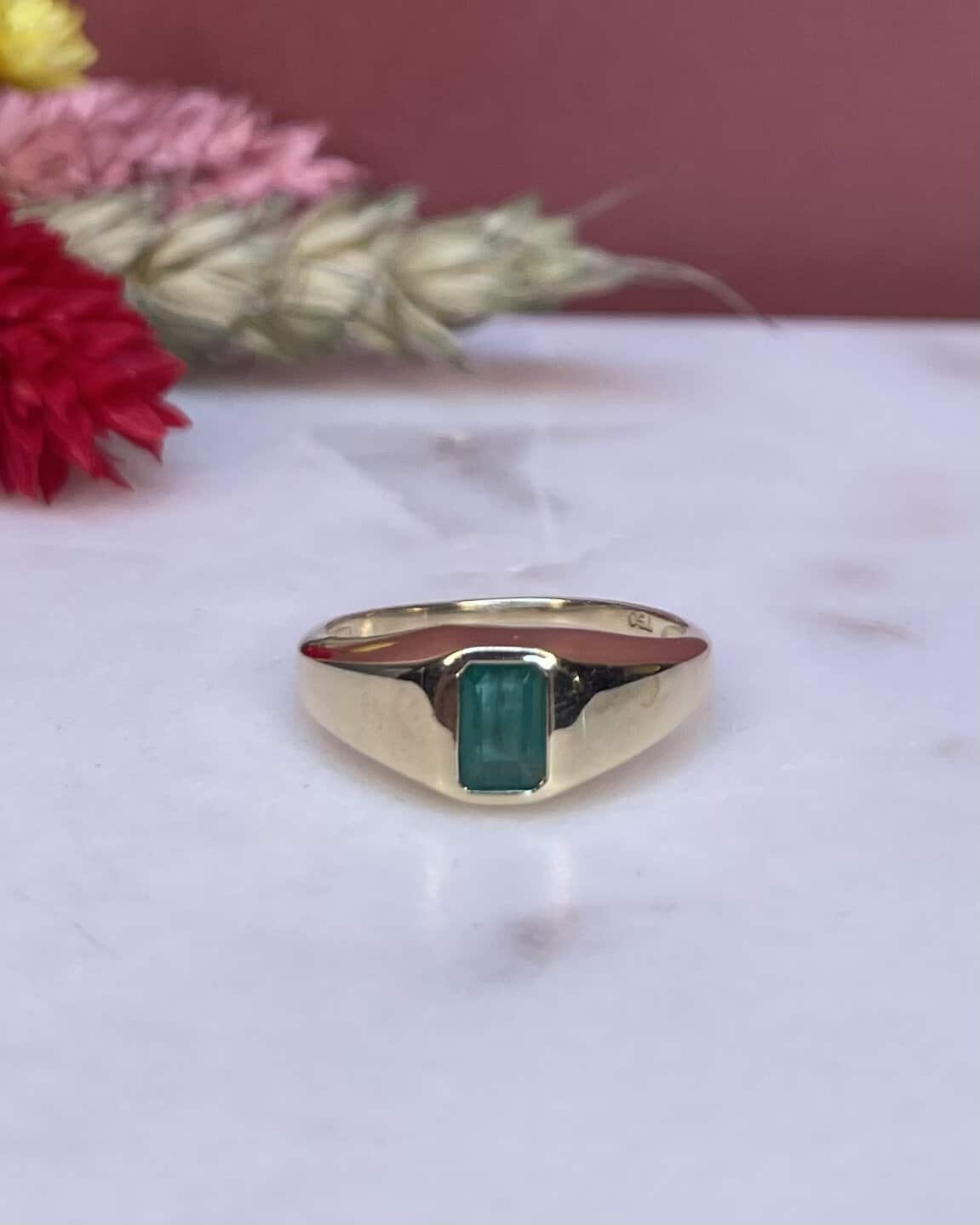 Bague Jonc Émeraude 0.60 carat &quot;Adaya&quot; - Elliade Paris