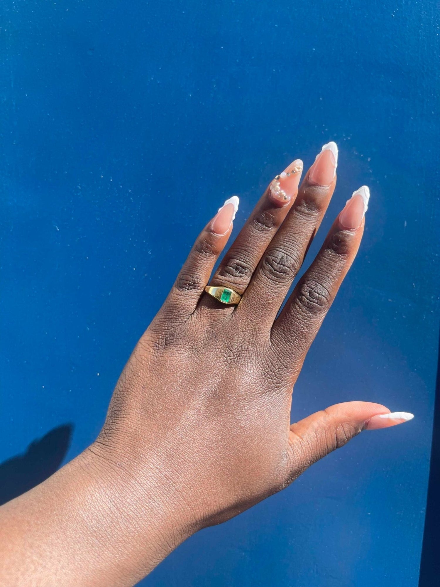 Bague Jonc Émeraude 0.60 carat &quot;Adaya&quot; - Elliade Paris
