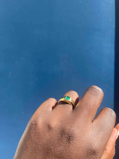 Bague Jonc Émeraude 0.60 carat &quot;Adaya&quot; - Elliade Paris