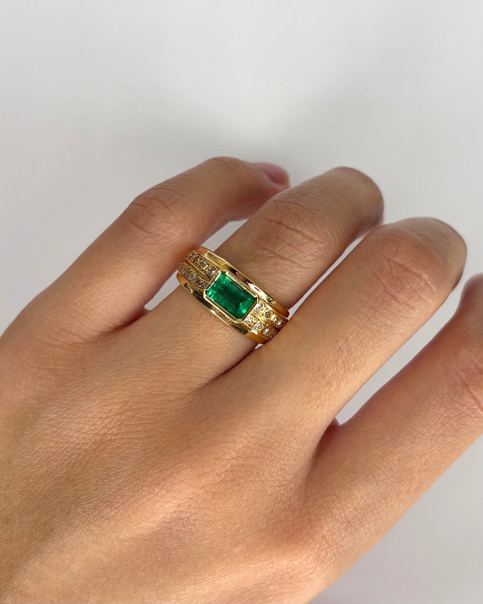 Bague Jonc Émeraude 1 ct &amp; 20 Diamants "Sérena" - Elliade Paris