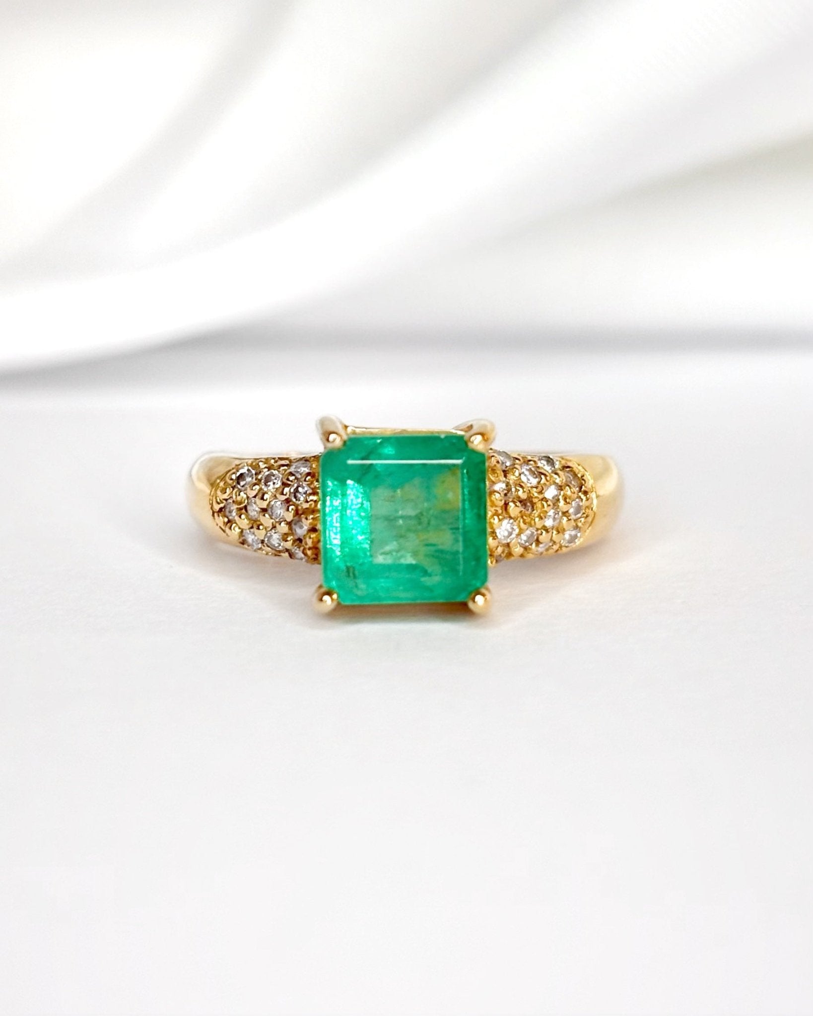 Bague Jonc Émeraude 1.25 carat &amp; Diamants 0.20 carat "Mélissa" - Elliade Paris