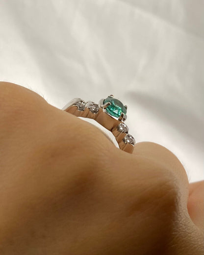 Bague Jonc Émeraude 1.70 carat &amp; 8 Diamants &quot;Fiona&quot; - Elliade Paris